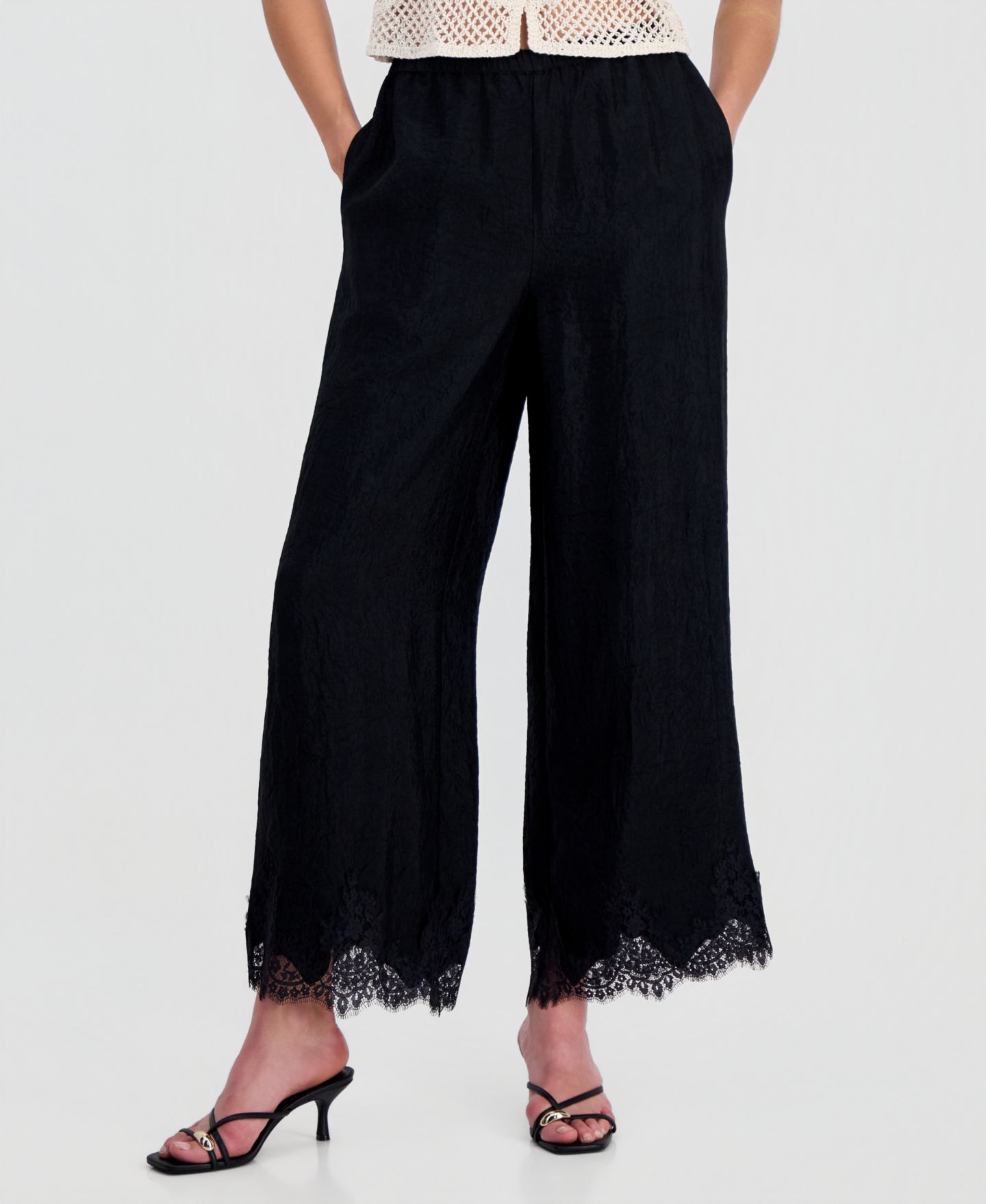 Женские брюки On 34th Crinkle Satin Lace-Hem Pull-On, цвет: Глубокий чёрный — фото 1