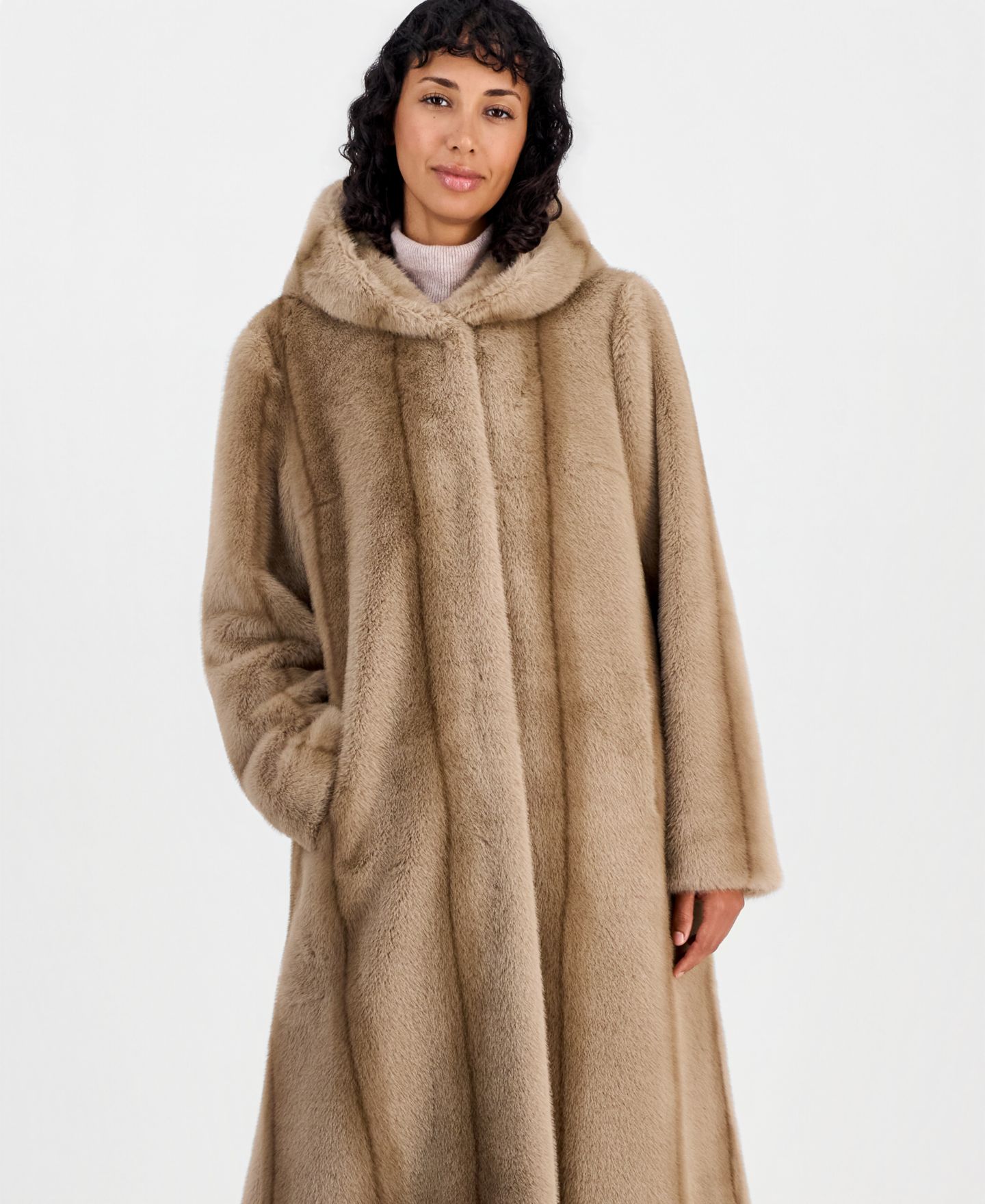 Женское пальто Jones New York Maxi Hooded Faux Fur, цвет: Бежевый полосатый норковый — фото 3