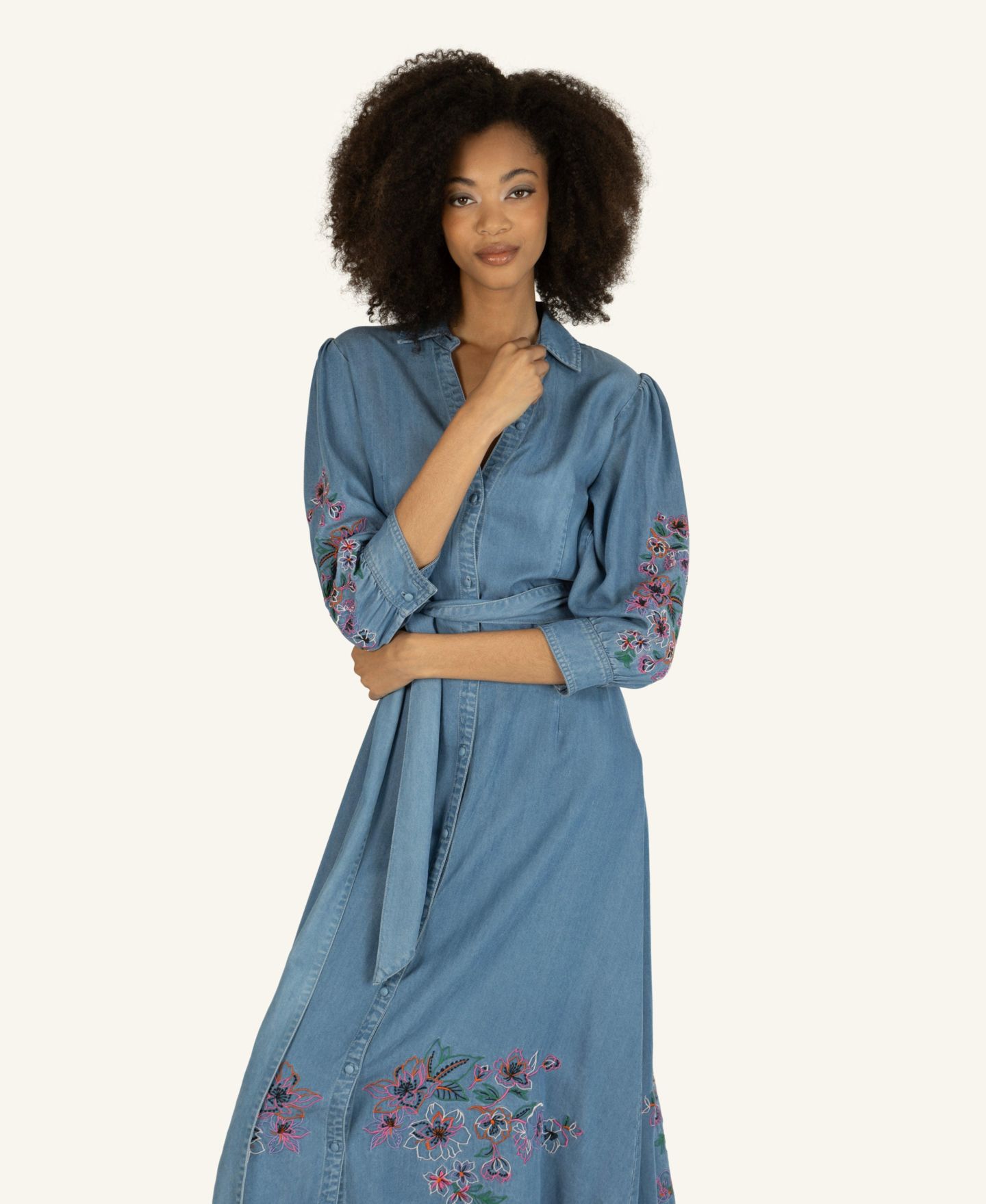 Женское платье Super Natural by Secret Mission Lynn Dress with Flower Embroidery, цвет: Синий варёный джинсовый — фото 8