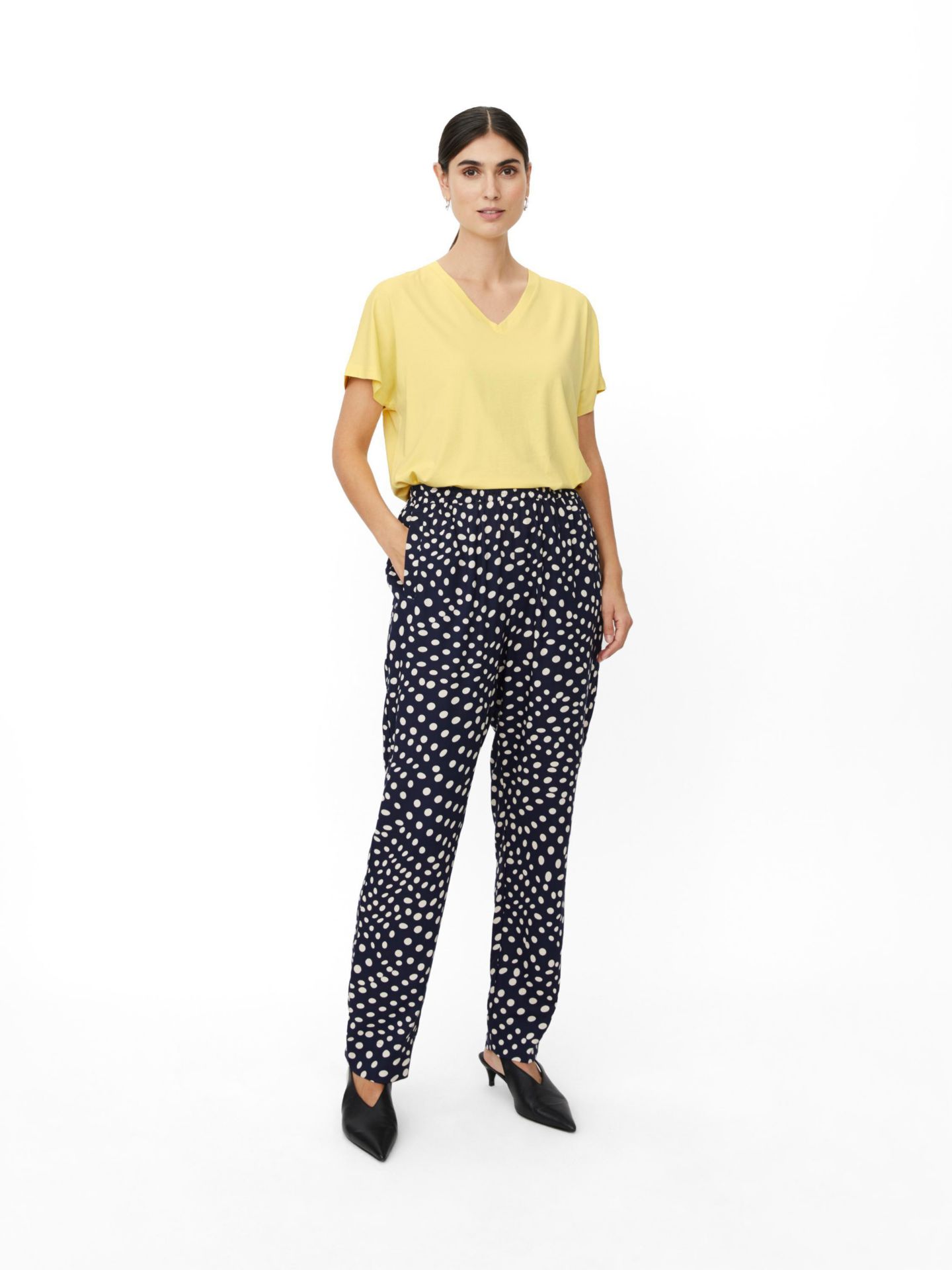 Женские брюки Masai Copenhagen MaPless Polka Dot Tapered, цвет: Тёмно-синий — фото 2