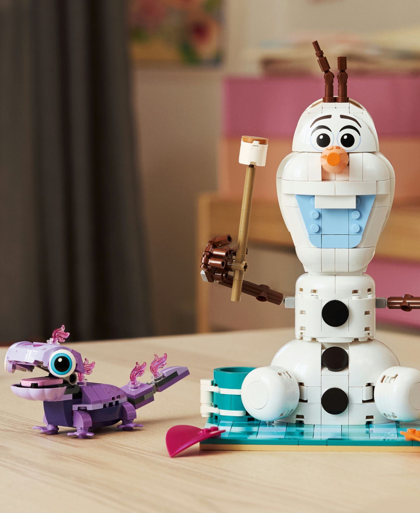 Детский конструктор LEGO® Disney Princess Olaf and Bruni's Picnic Fun Toy 43287 — фото 8