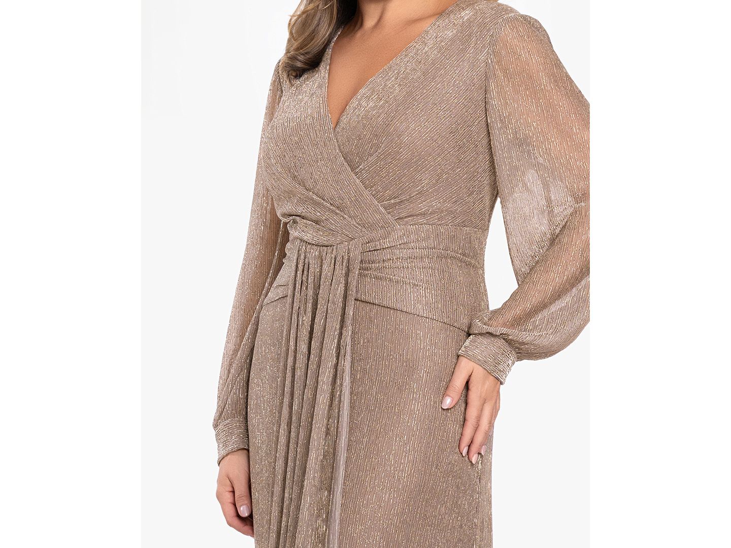 Женское платье Betsy & Adam Plus Size V-Neck Lurex Knit Ball Gown, цвет: Серо-коричневый золотой — фото 3