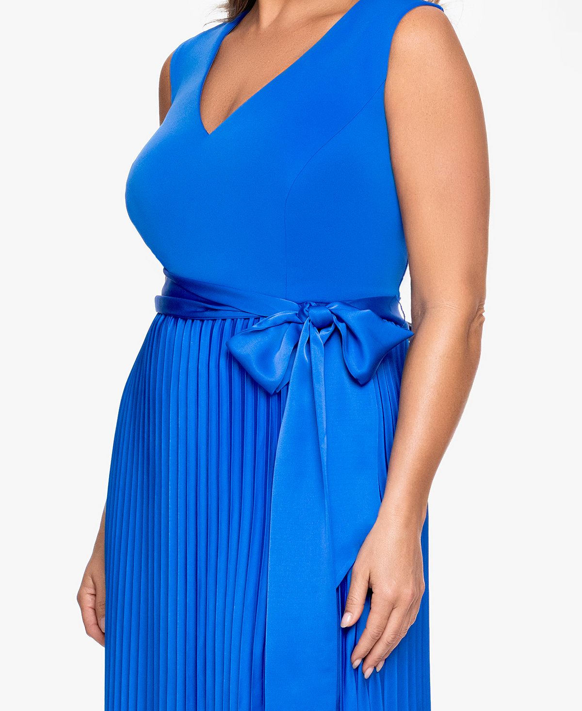 XSCAPE Women's Sleeveless V-Neck Gown view 3 — MAYCSS fashion products