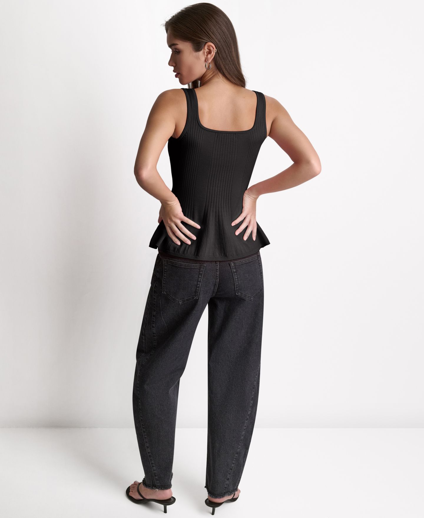 Женский топ BCBG Peplum Rib Sleeveless Tank Top, цвет: Чёрный — фото 4