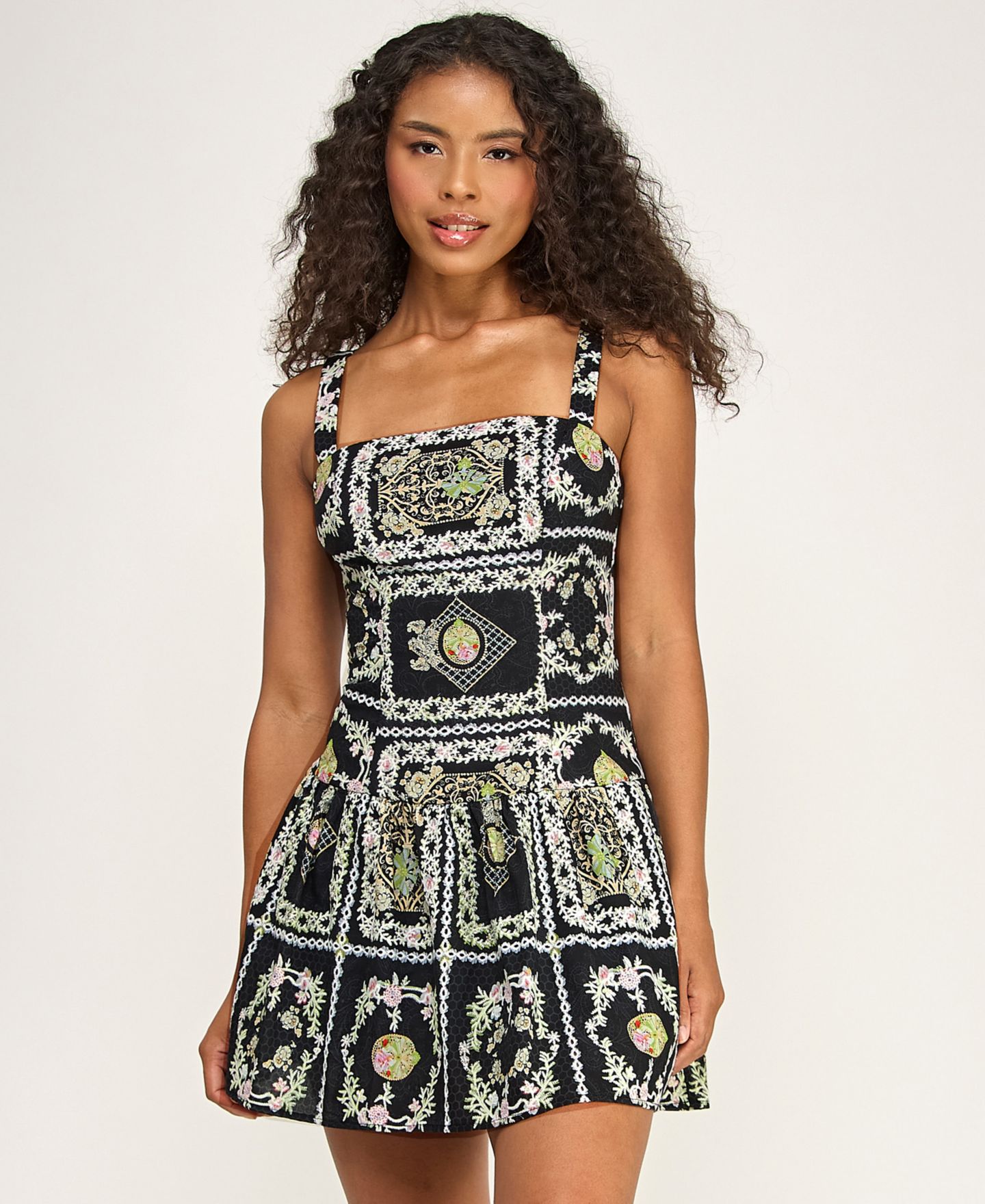Женское платье SENI & CADE Juniors' Printed Square Neck Eyelet Drop Waist Short, цвет: Чёрный разноцветный — фото 2
