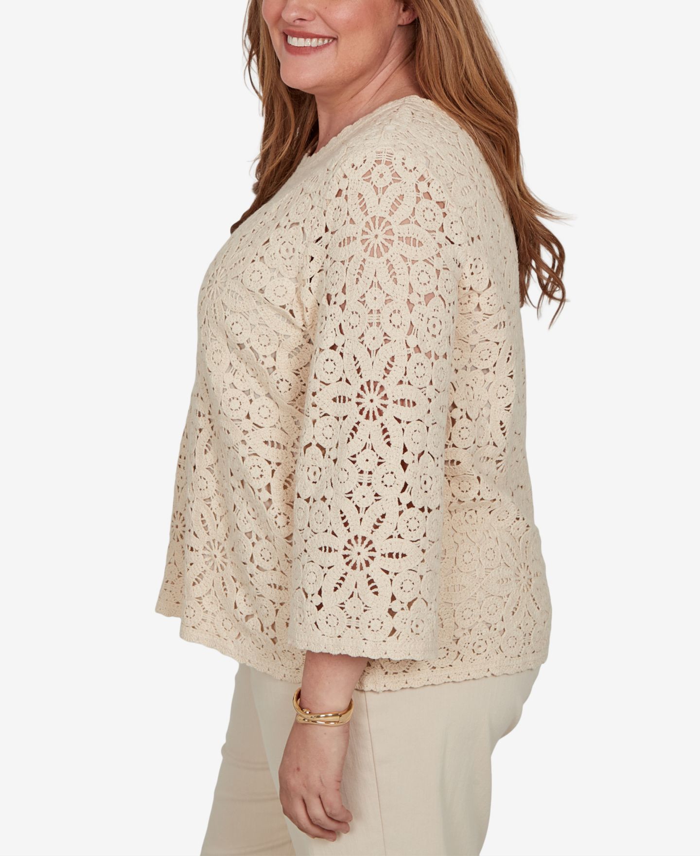 Женский топ Alfred Dunner Plus Size Camden Market Floral Crochet Lined Knit, цвет: Овсяный — фото 3