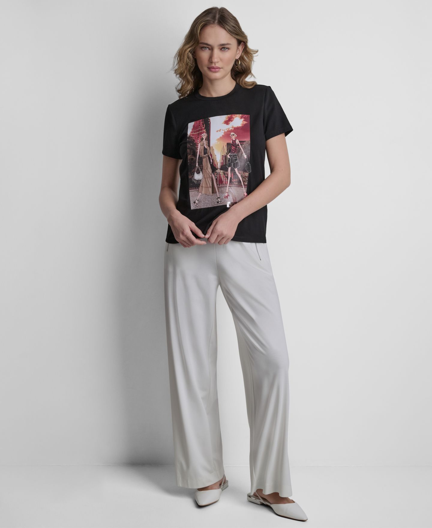 Женская футболка DKNY Manhattan Henge Conversational Crewneck, цвет: Чёрный — фото 2