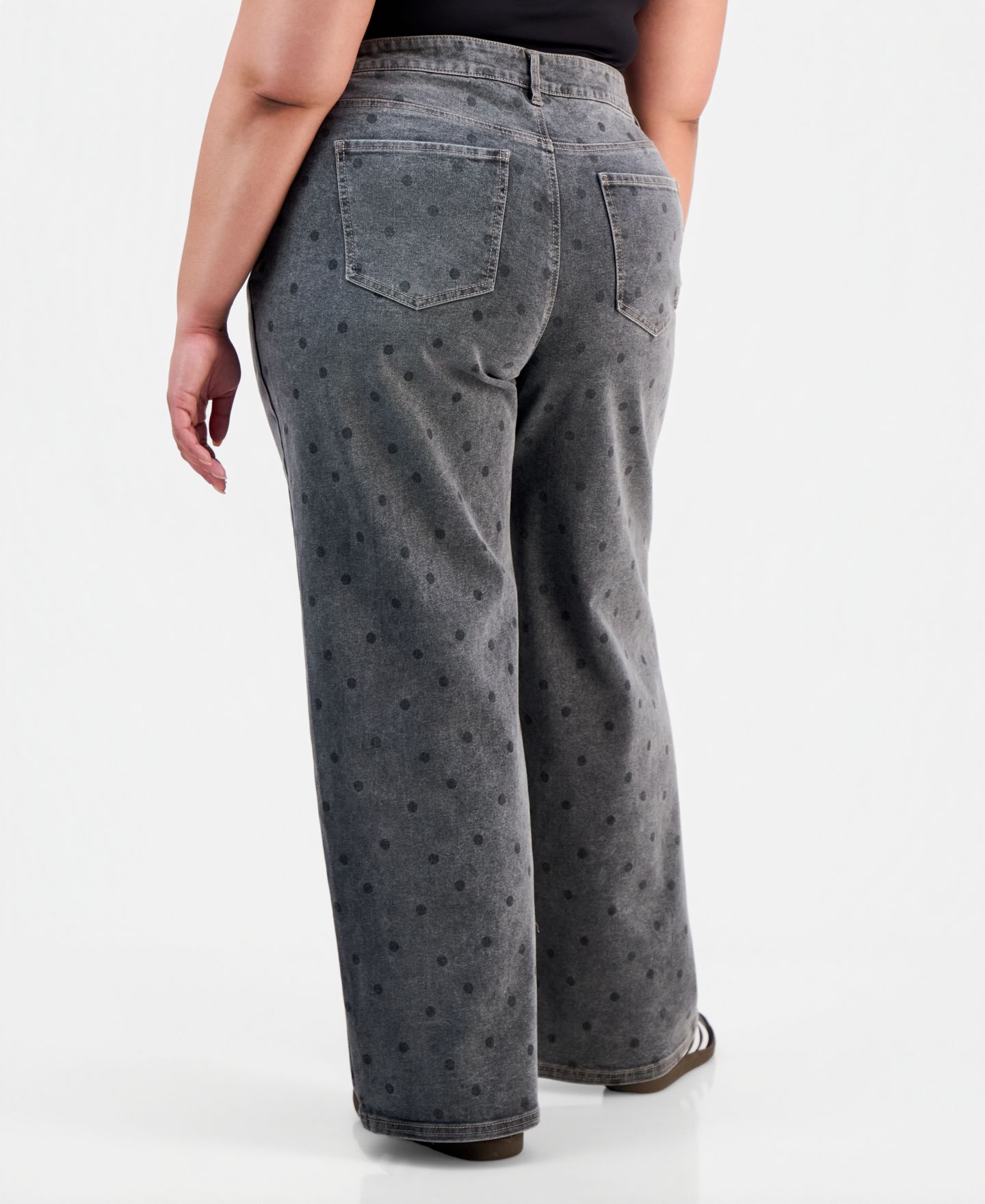Женские джинсы Madden Girl Trendy Plus Size Ultra High-Rise '90s Polka Dot, цвет: Выцветший серый — фото 4