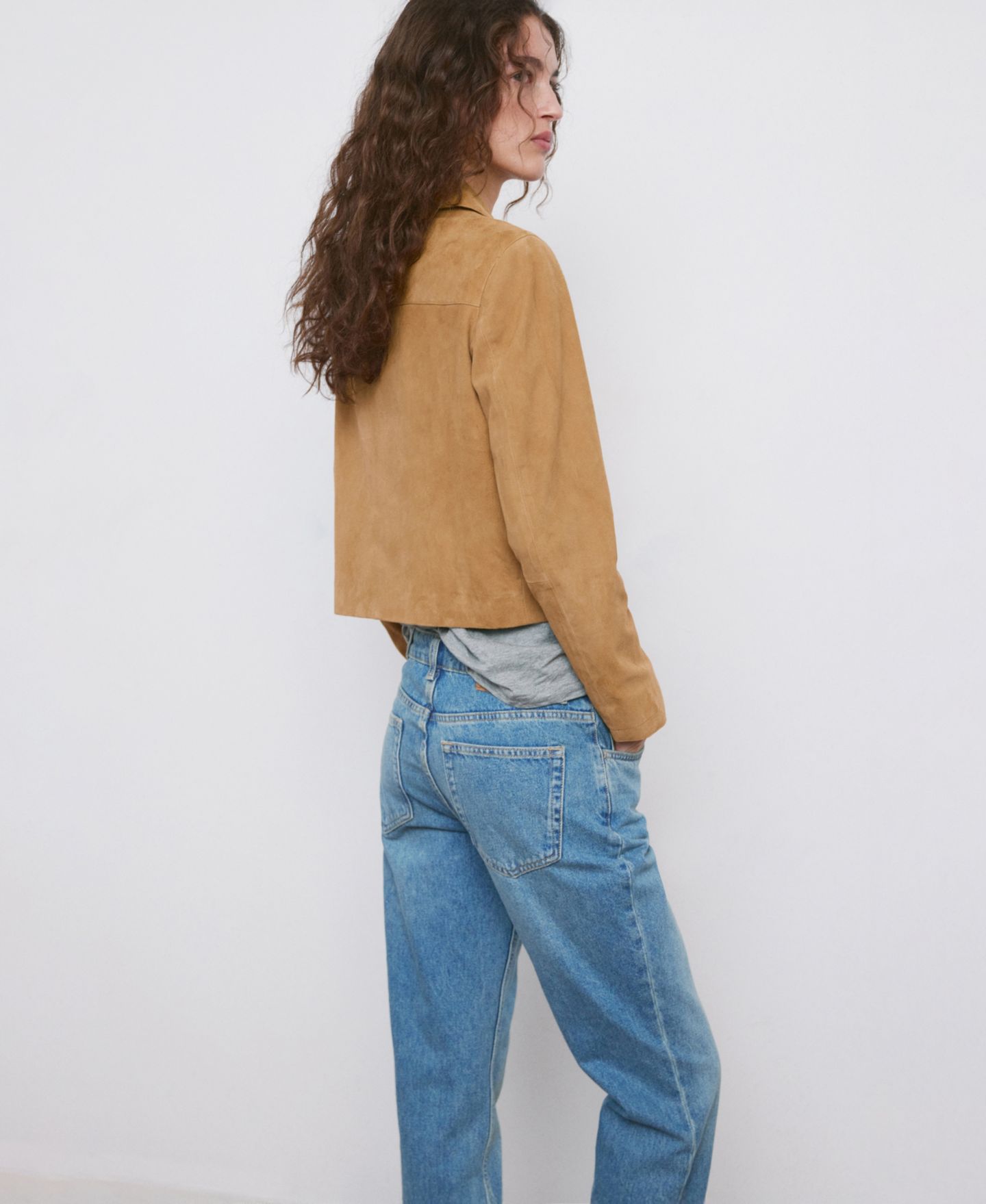 Женская куртка MANGO Chest-Pocket Suede, цвет: Ochre — фото 2