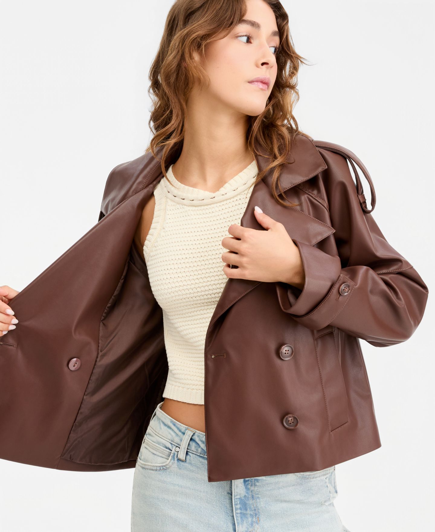 Женское пальто Maralyn & Me Juniors' Cropped Double-Breasted Faux-Leather Trench, цвет: Коричневый — фото 4