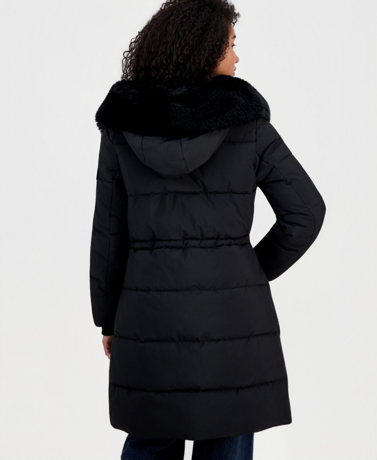 Женская куртка Steve Madden Hooded Drawcord-Waist Puffer, цвет: Чёрный — фото 3
