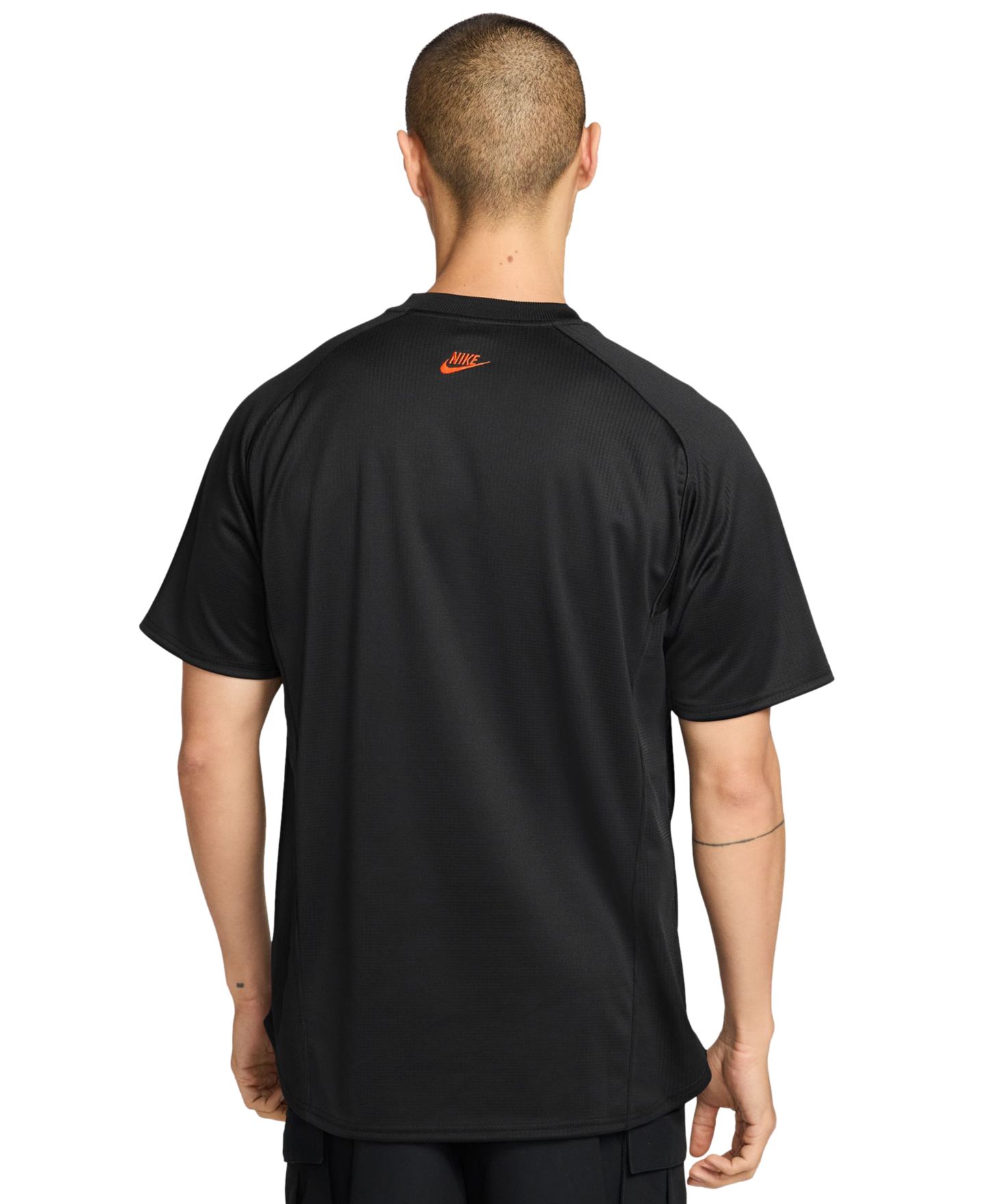Мужская футболка Nike Sportswear Club Short-Sleeve Jersey, цвет: Чёрный / Оранжевый — фото 3