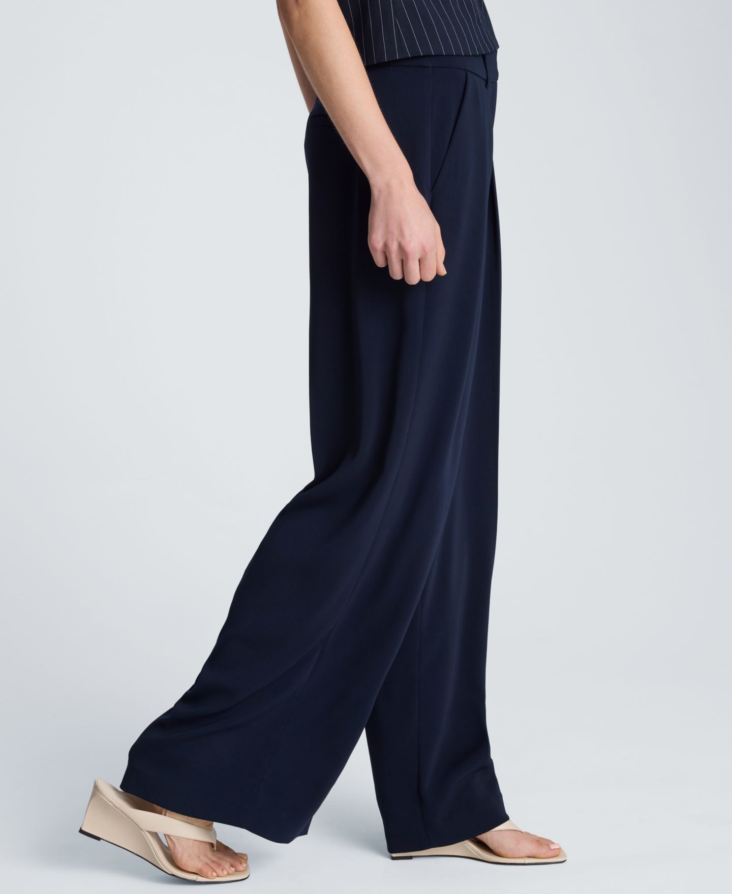 Женские брюки Kenneth Cole High-Rise Wide-Leg Pleated, цвет: Тёмный тёмно-синий — фото 3