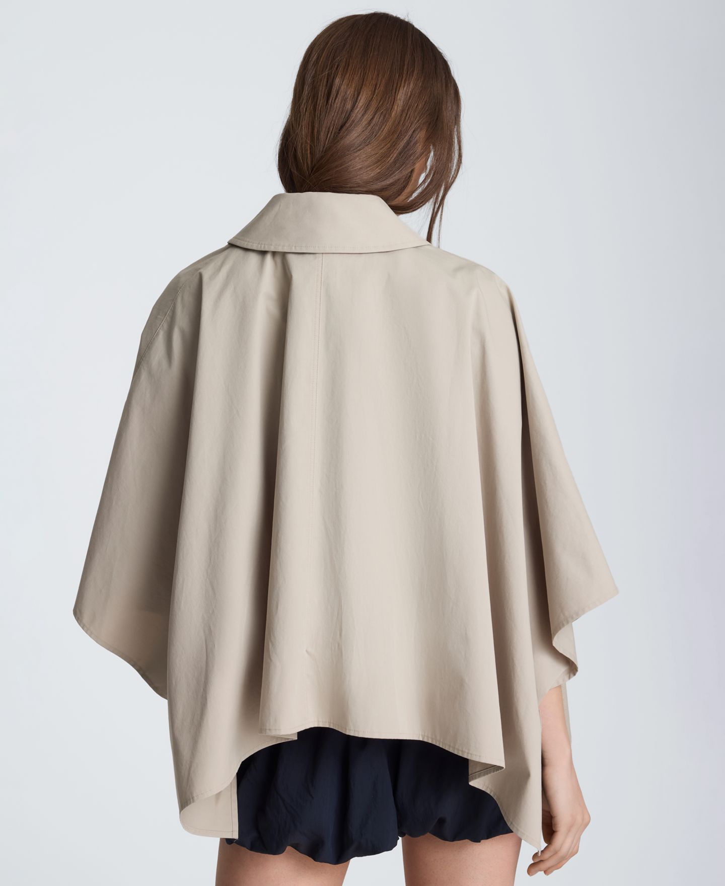 Женская куртка Kenneth Cole Notch Collar Trench Cape, цвет: Песочный рыжевато-коричневый — фото 5