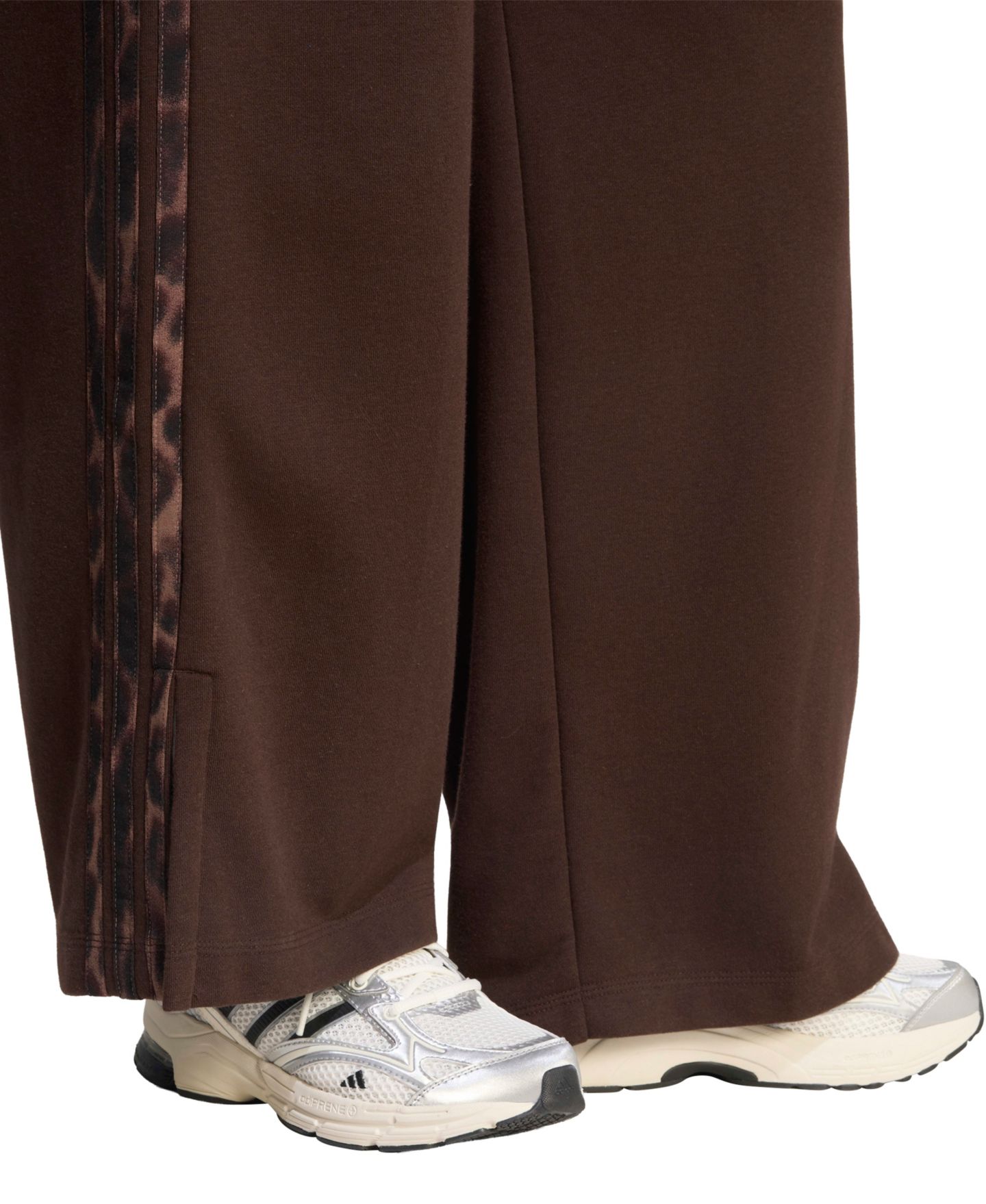 Женские брюки adidas Seasonal Essentials Animal Print 3-Stripes, цвет: Кофейный / Разноцветный — фото 4