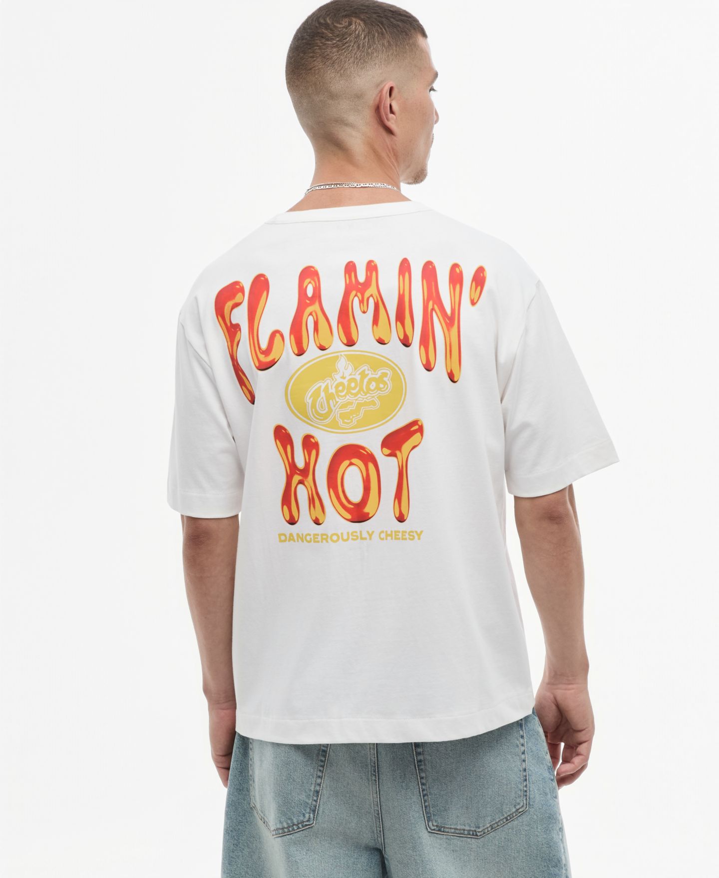 Мужская футболка Macy's Mode of One Flamin' Hot Cheetohs Graphic, цвет: Яркий белый — фото 2