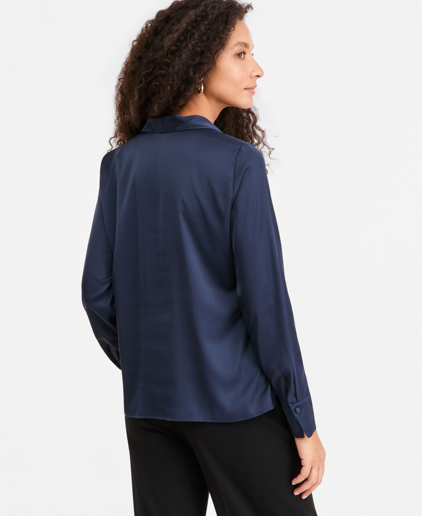 Женская блузка Emme Marella Emmaggravi V-Neck Satin Puff-Cuff Long-Sleeve, цвет: Тёмно-синий — фото 4