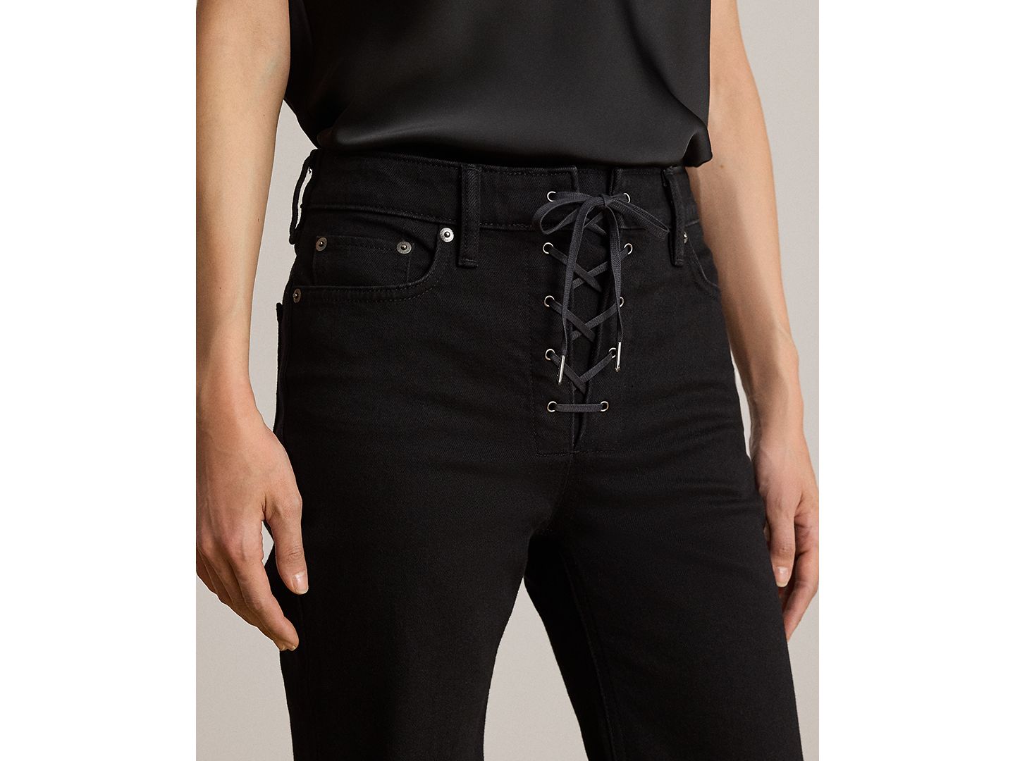 Женские джинсы Lauren Ralph Lauren Petite Lace-Up High-Rise Flare, цвет: Чёрный варёный — фото 4