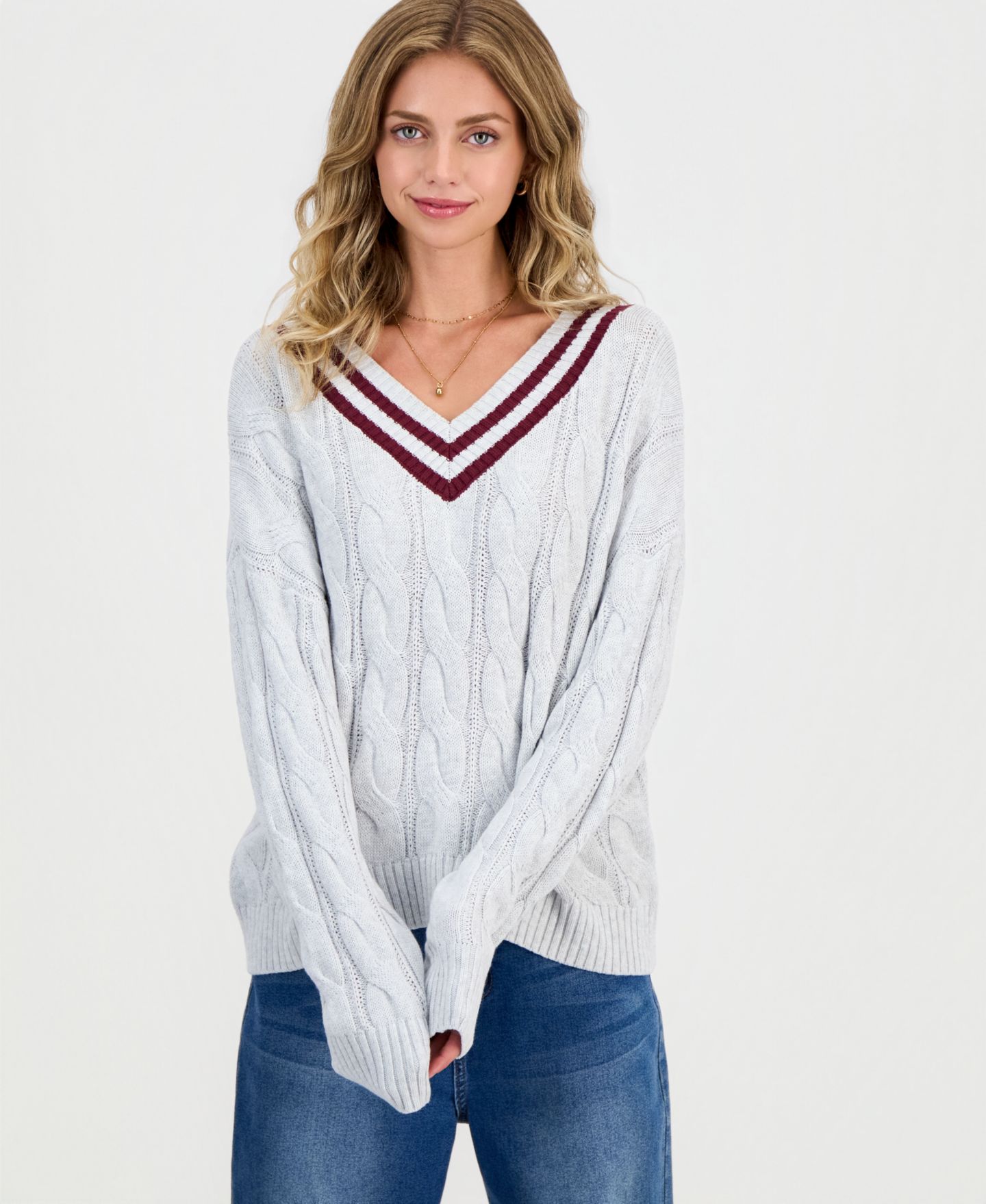 Женский свитер Hippie Rose Juniors' V-Neck Varsity Cable-Knit, цвет: Меланжевый серый — фото 1