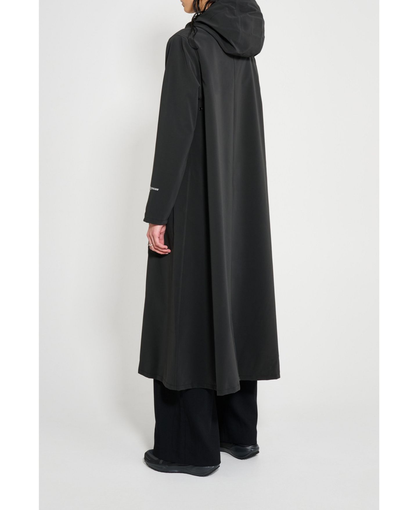Женские куртки Stutterheim Mosebacke Long Patch Matte Raincoat, цвет: Чёрный — фото 7