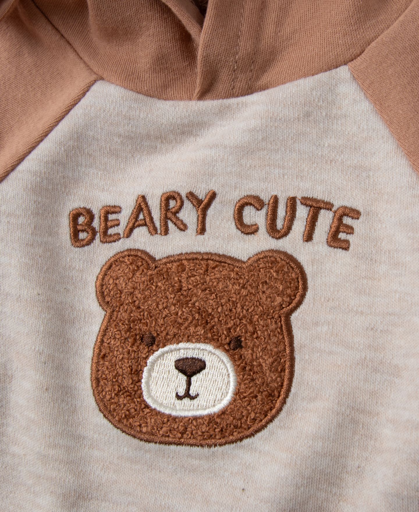 Детский комплект Baby Essentials: боди с длинным рукавом, джоггеры и носки, цвет: Бежевый — фото 3
