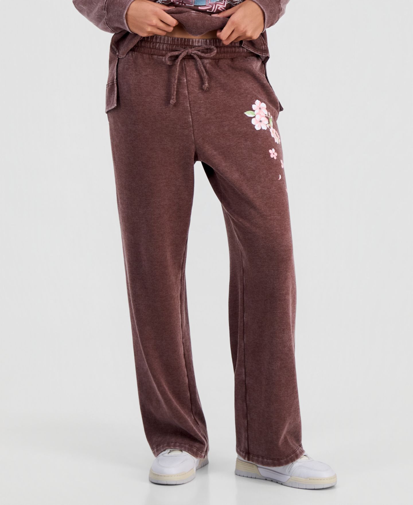 Женские брюки Rebellious One Juniors' Tokyo Flower Fleece Sweatpants, цвет: Шоколадный — фото 4