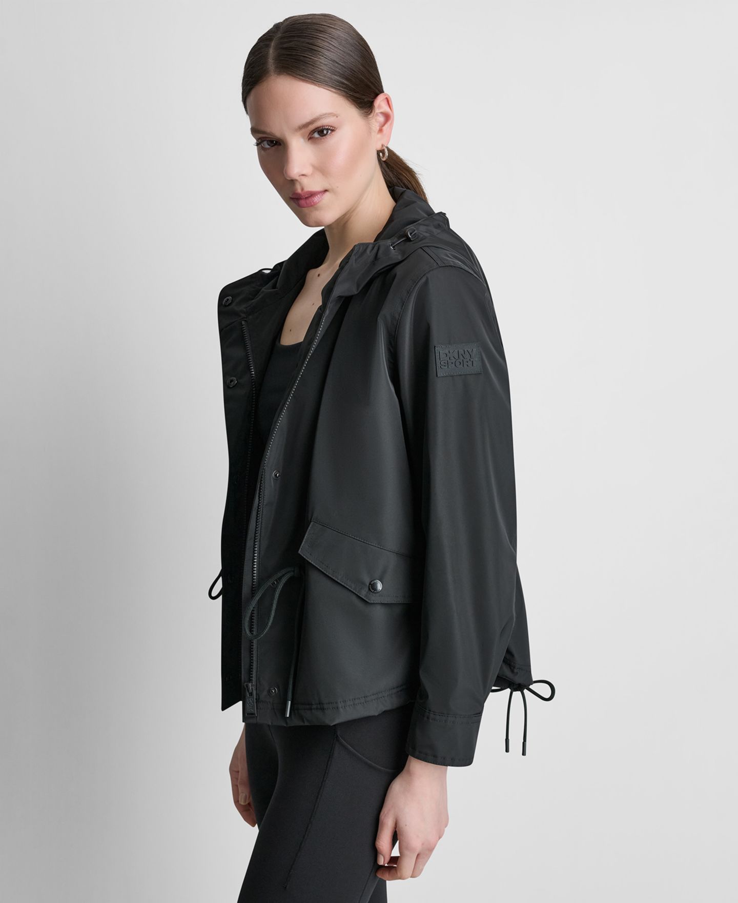 Женская куртка DKNY Sport Cropped High-Low Hooded, цвет: Чёрный — фото 4