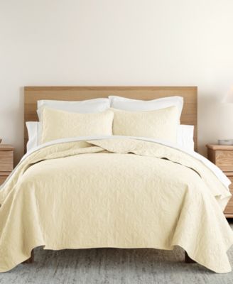 Ultra Soft Damask Pattern Lightweight Quilted Coverlet Set, King