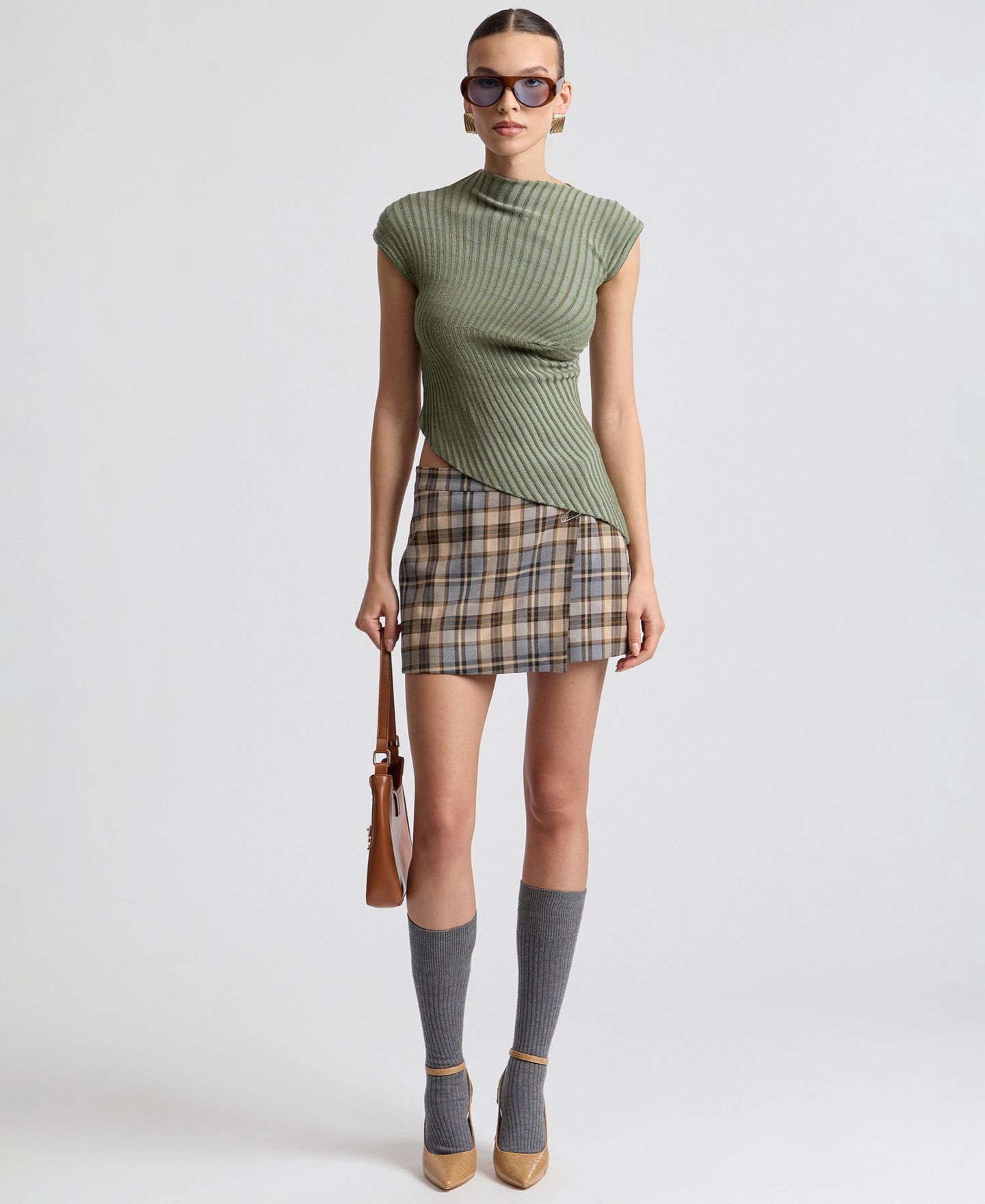 Женский топ Avec Les Filles Radial Rib Sleeveless Asymmetric, цвет: Оливковый разноцветный — фото 2