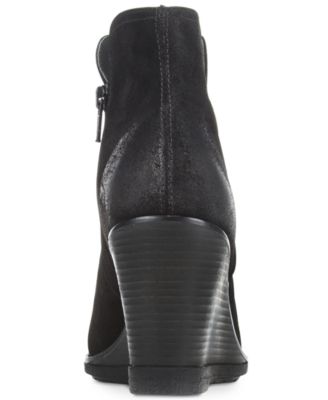 Kenneth Cole Reaction Dot-Ation Wedge Ankle Booties