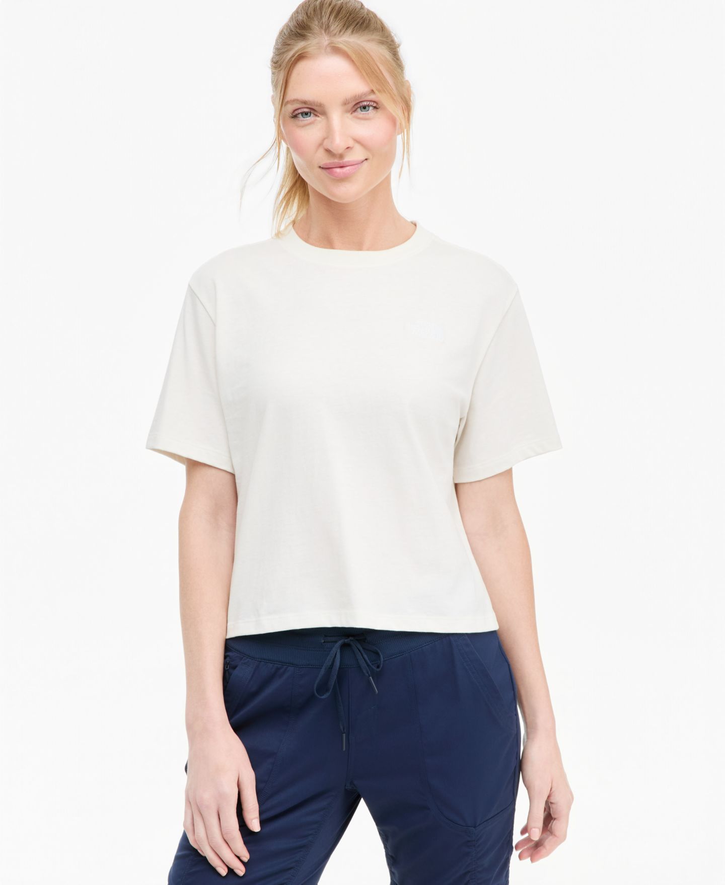 Женская футболка The North Face Evolution Simple Dome Cropped, цвет: Чёрный — фото 5