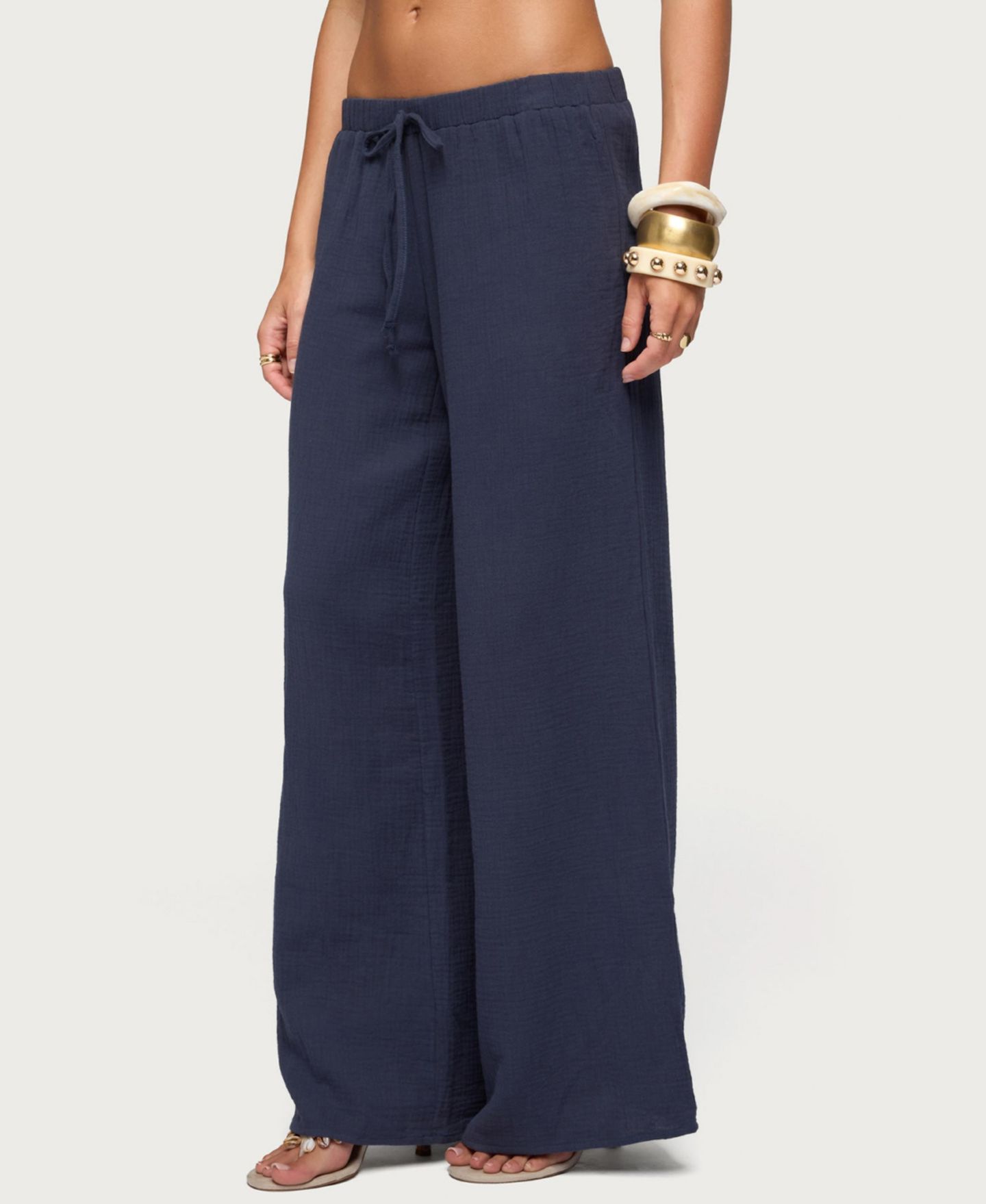 Женские брюки Edikted Viktoria Wide Leg Gauze, цвет: Тёмно-синий — фото 4