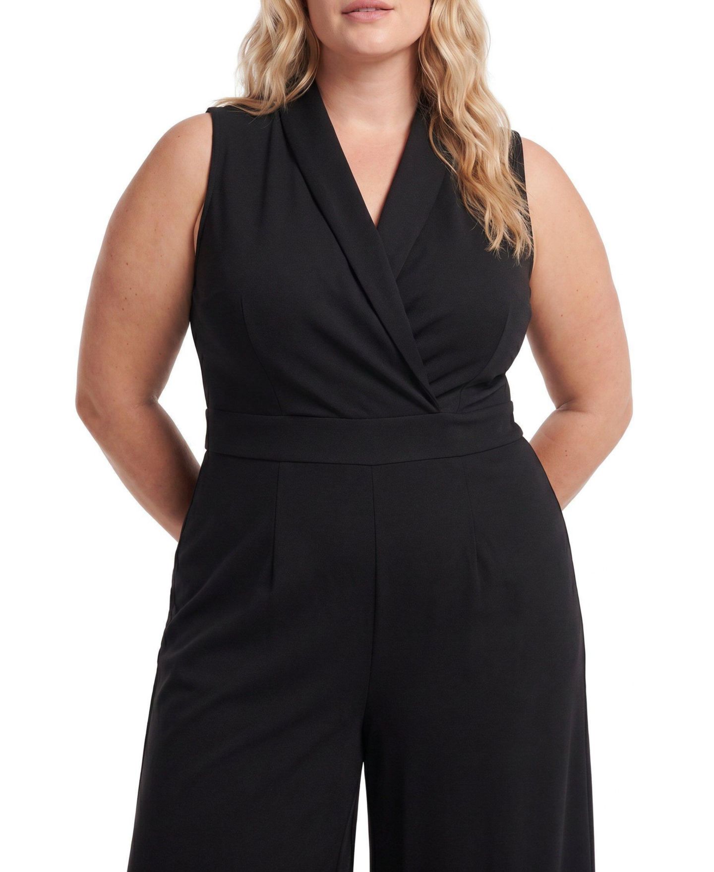 Женский комбинезон Torrid Shawl-Collar Ponte Jumpsuit, цвет: Глубокий чёрный — фото 2