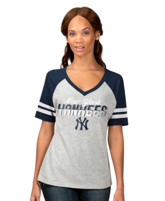 Women's Heather Gray New York Yankees Goal Line Raglan V-Neck T-Shirt