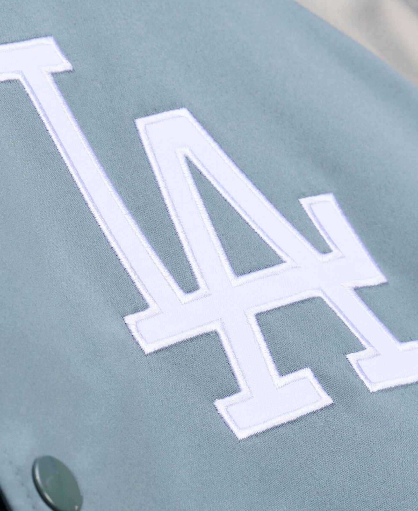Мужская куртка Mitchell & Ness Mitchell Ness Gray Los Angeles Dodgers Thunderstorm Head Coach Lightweight Satin Full-Snap — фото 3