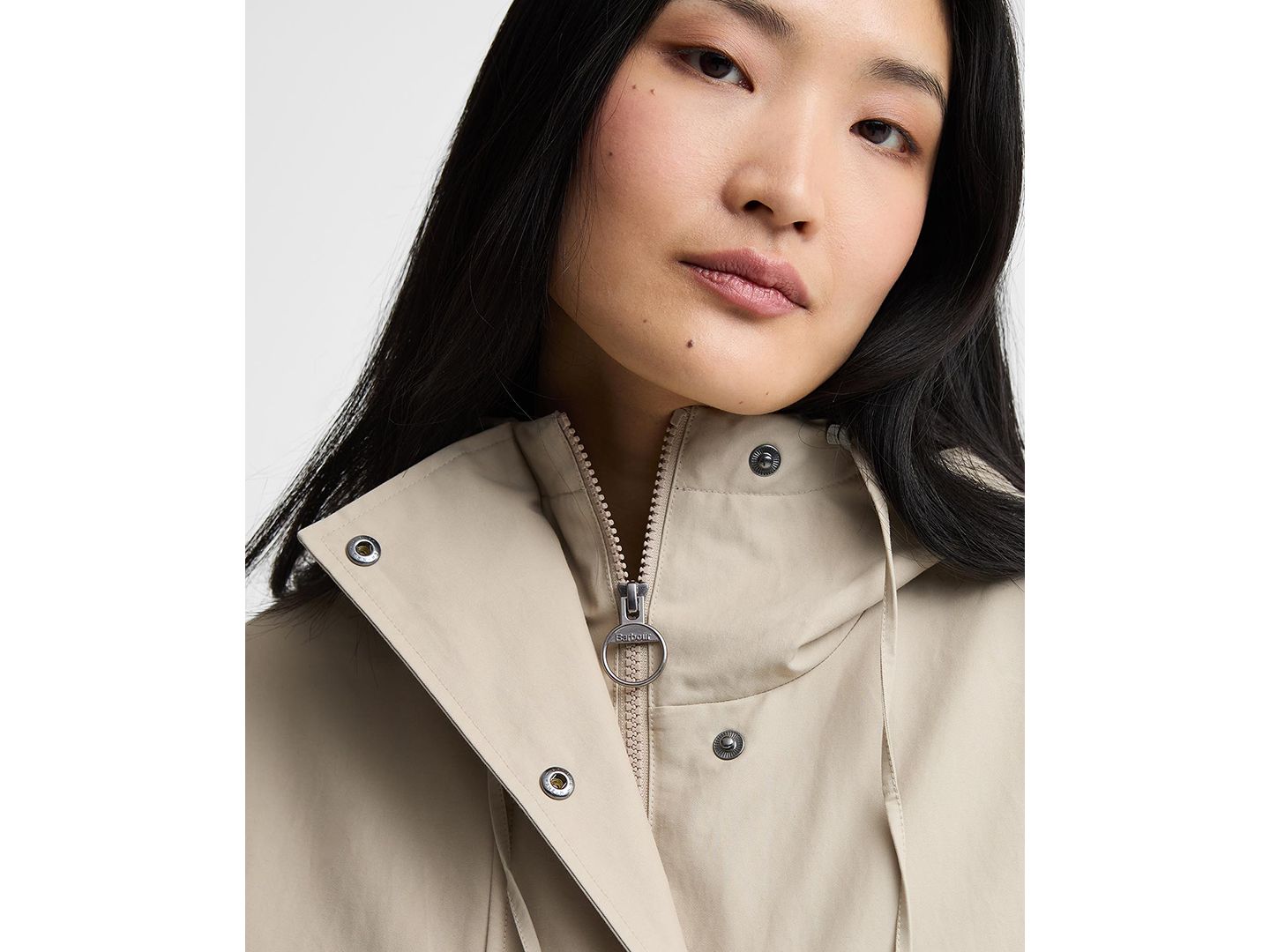 Женская куртка Barbour Kingswood Showerproof Hooded, цвет: Тёмно-синий / Тёмно-синий в мелкую клетку — фото 6
