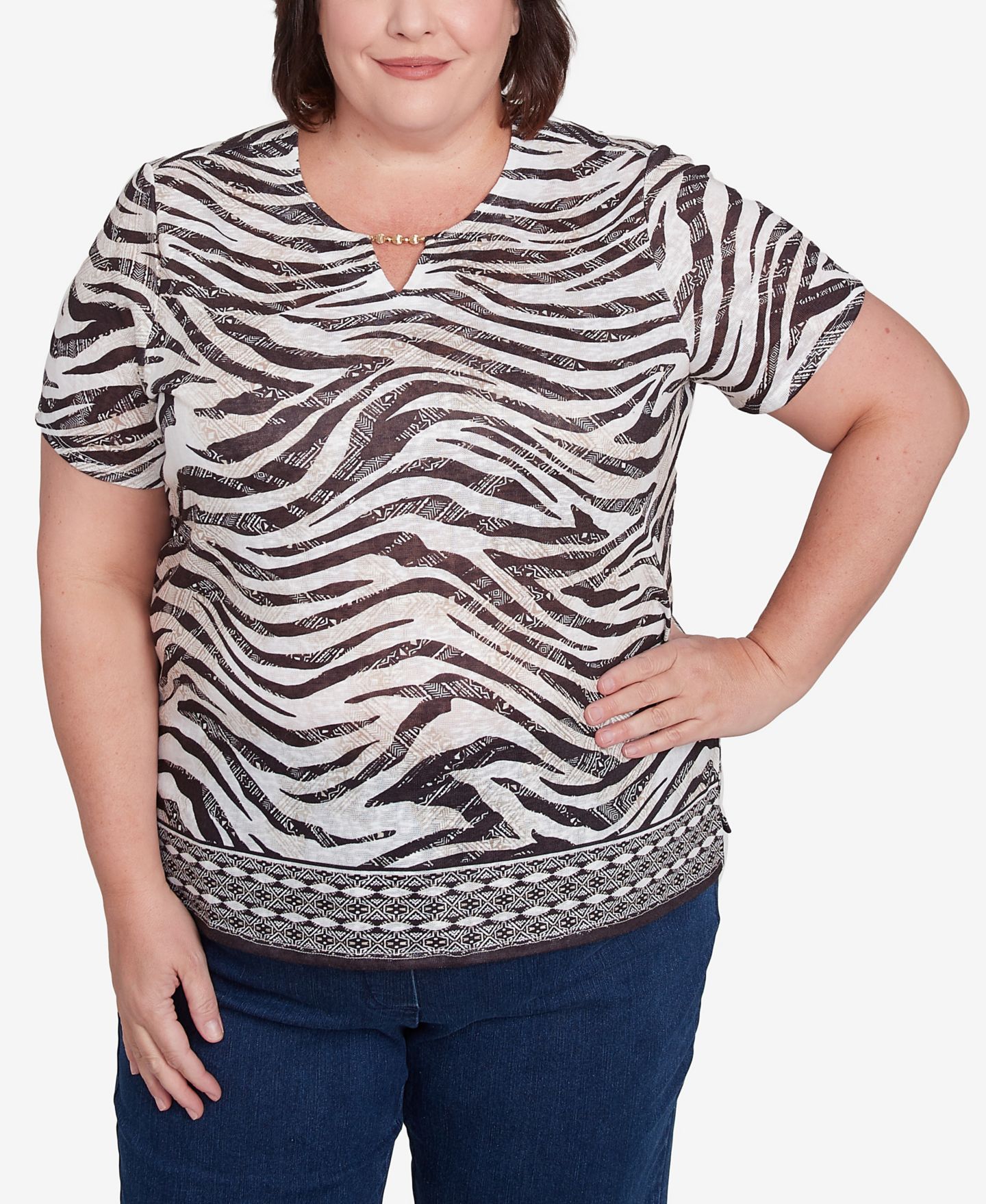 Женский топ Alfred Dunner Plus Size Beaded Split Neck Animal Print, цвет: Чёрный / Светло-коричневый — фото 3