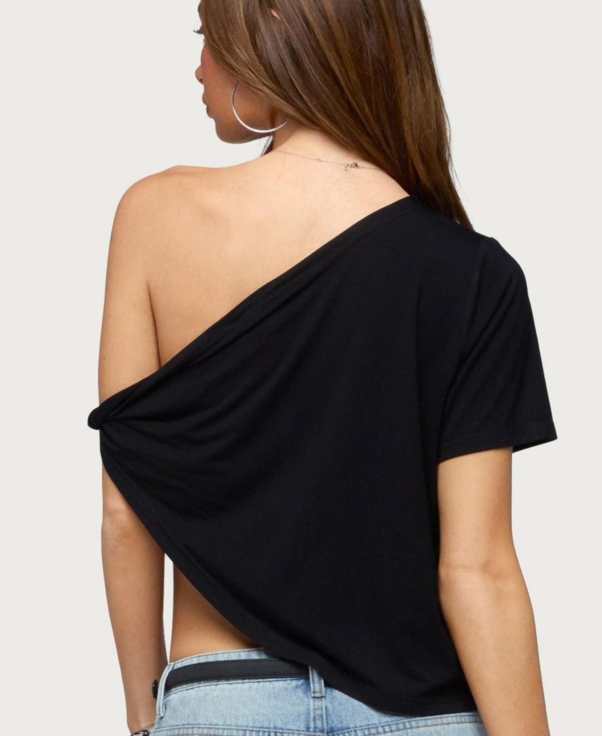 Edikted Women's Asymmetric Twisted Off Shoulder Top