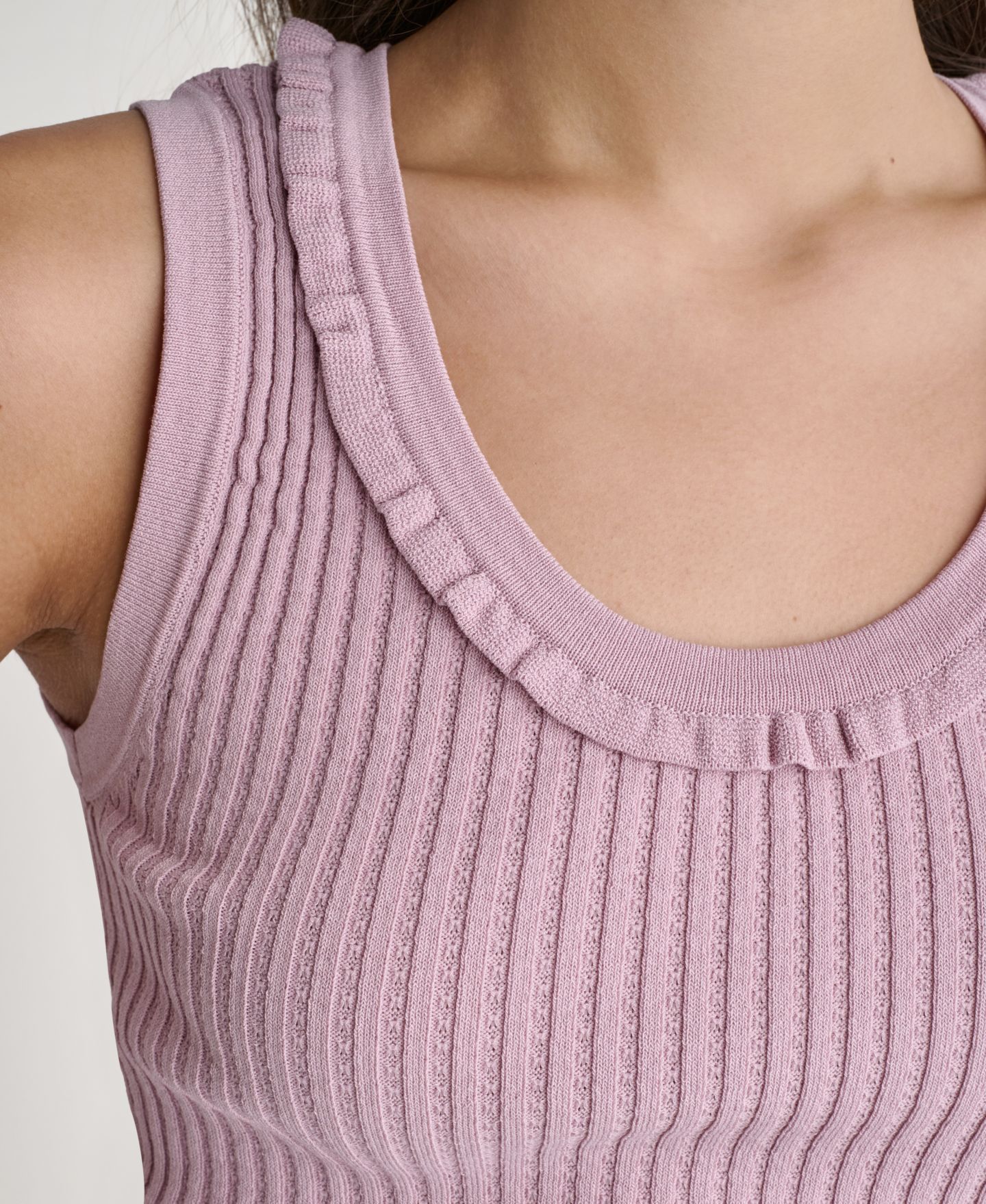 Женский топ BCBG Sleeveless Scoop Neck Knit, цвет: Rosette Veil — фото 8