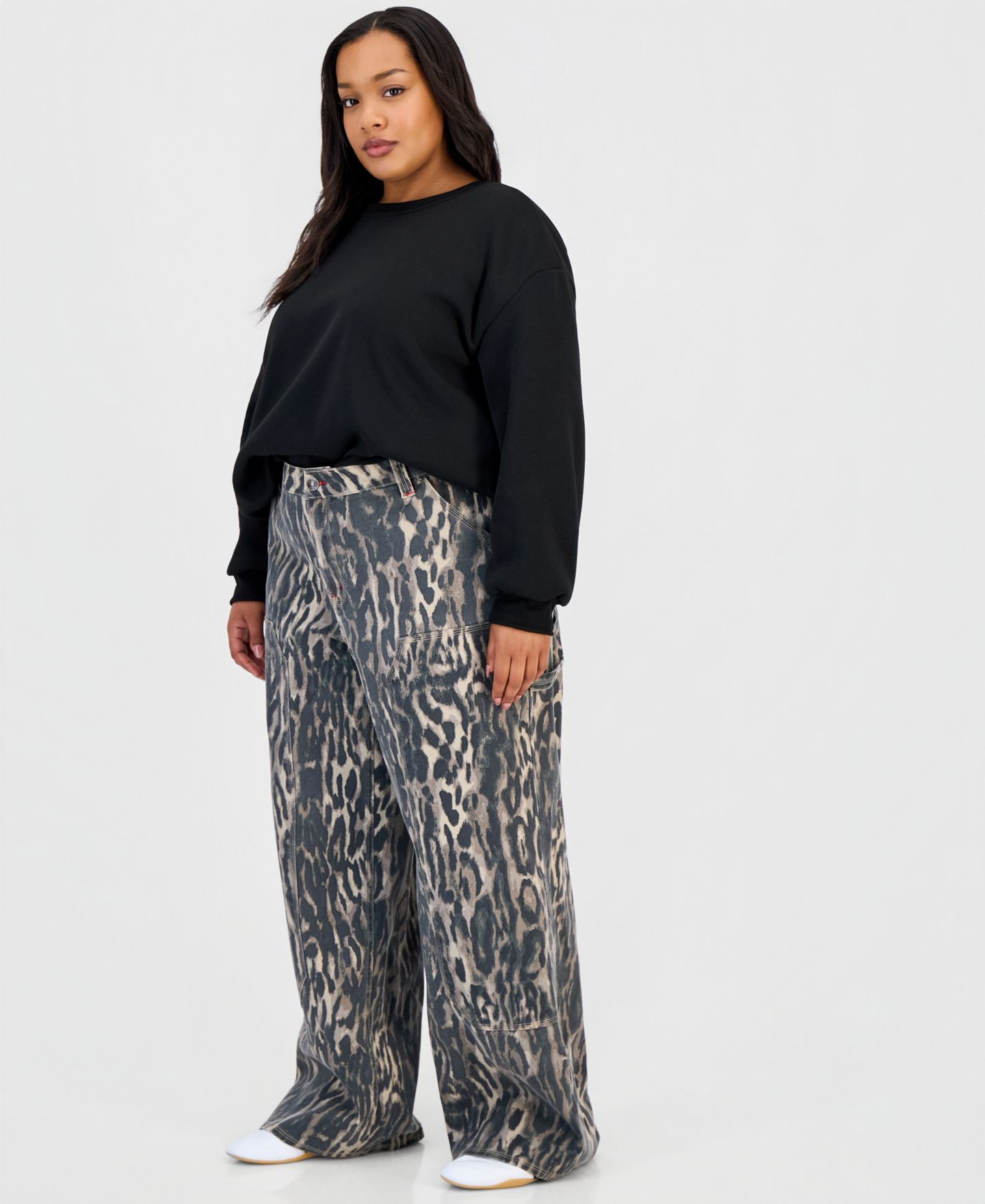 Женские джинсы Madden Girl Trendy Plus Size Ultra 90s Printed Carpenter, цвет: Леопардовый — фото 3