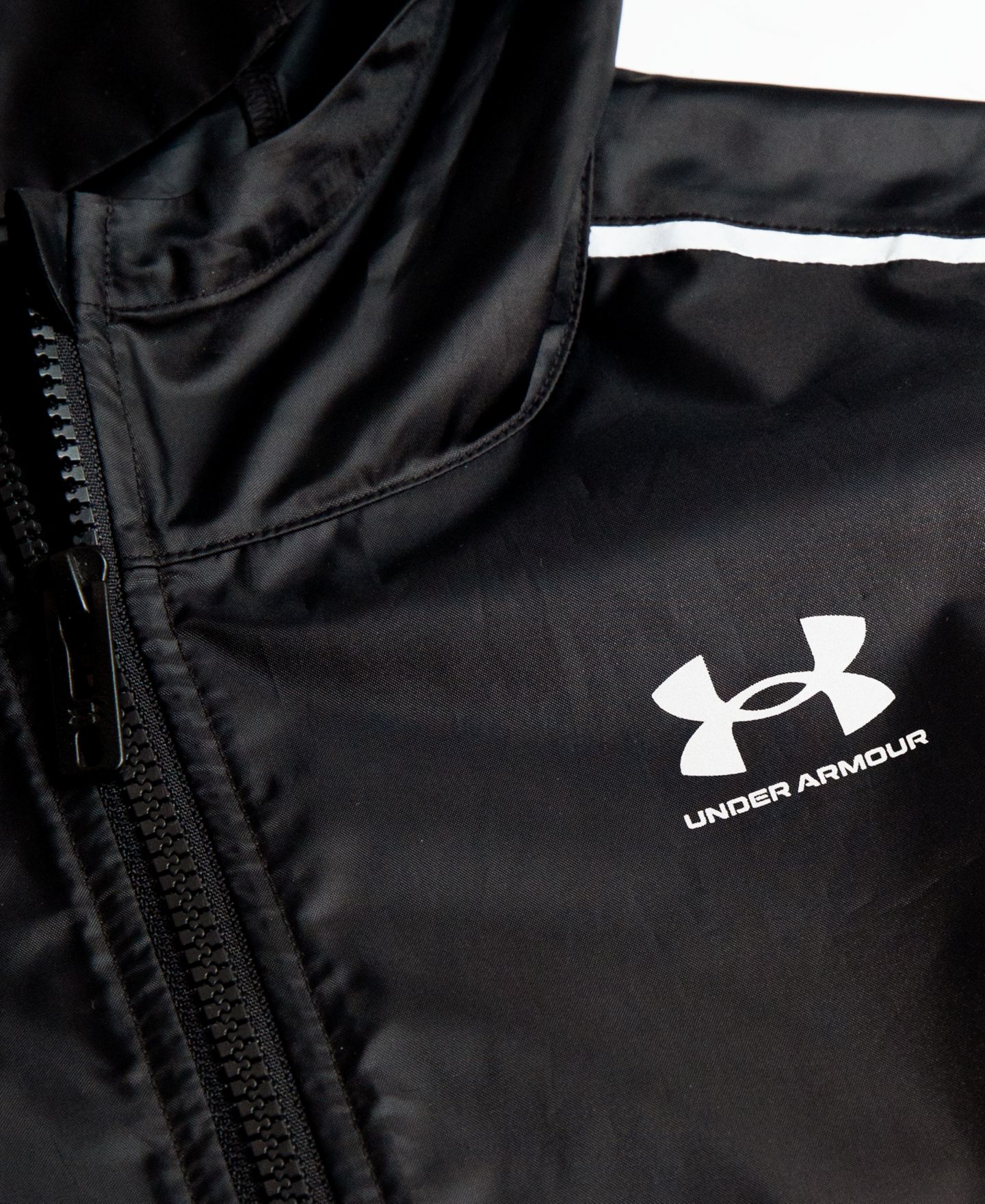 Куртка Under Armour Boys' 8-20 Full-Zip Windbreaker Hooded, цвет: Чёрный — фото 7