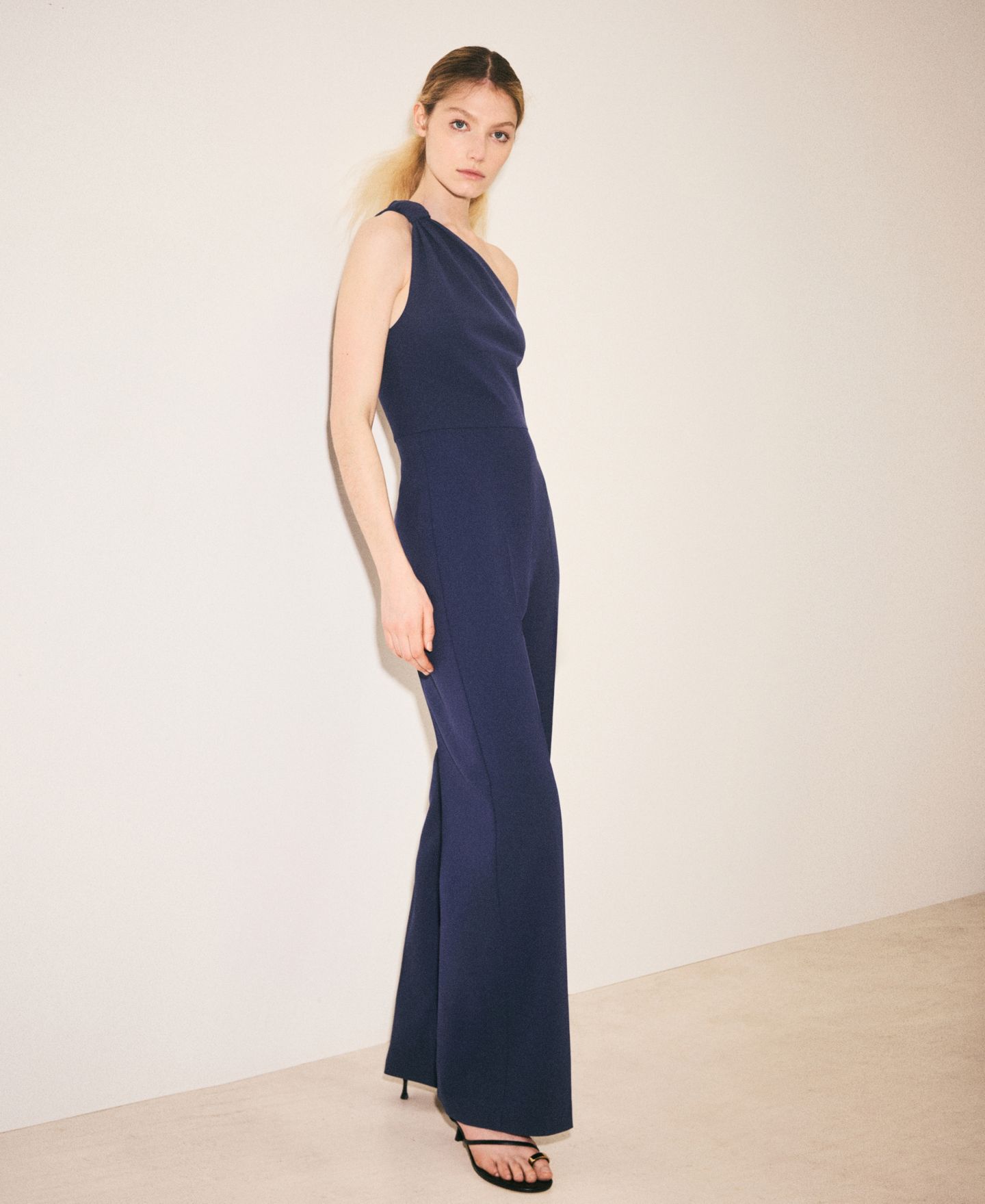 Женский комбинезон MANGO Knot Long Jumpsuit, цвет: Чернильный синий — фото 6