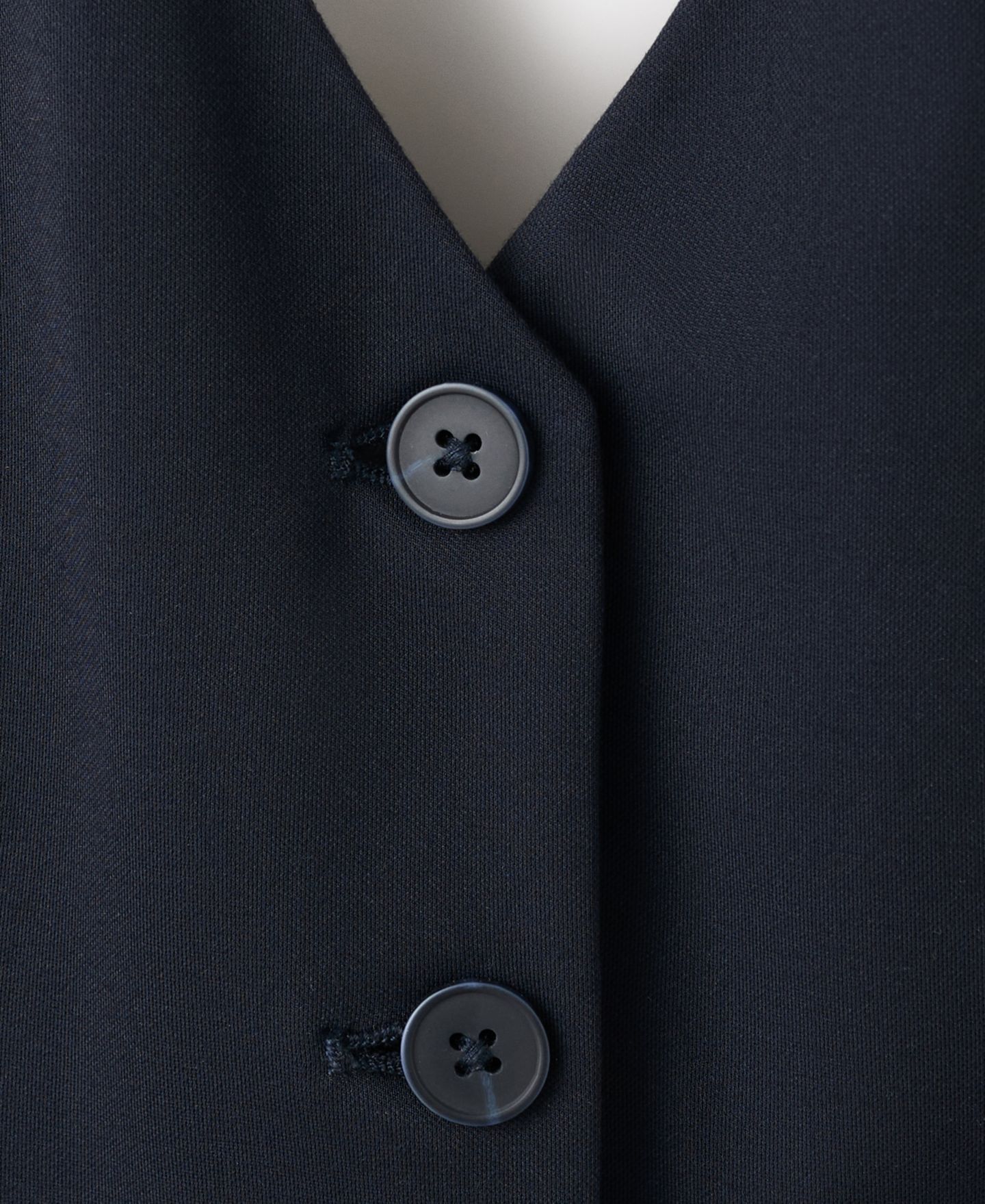Женский жилет Mango Buttons Halter-Neck Vest, цвет: Тёмно-синий — фото 5