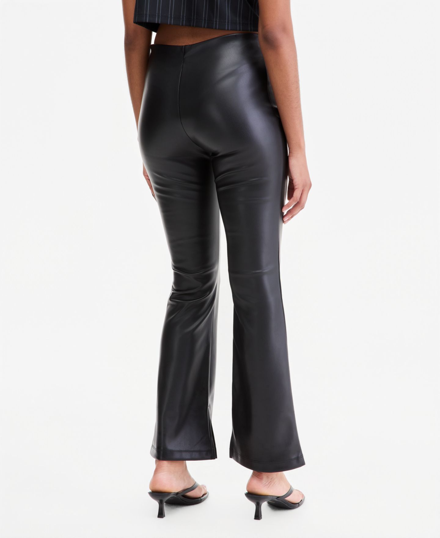Женские брюки Bar III High-Rise Faux Leather Flare-Leg Ankle, цвет: Чёрный — фото 4