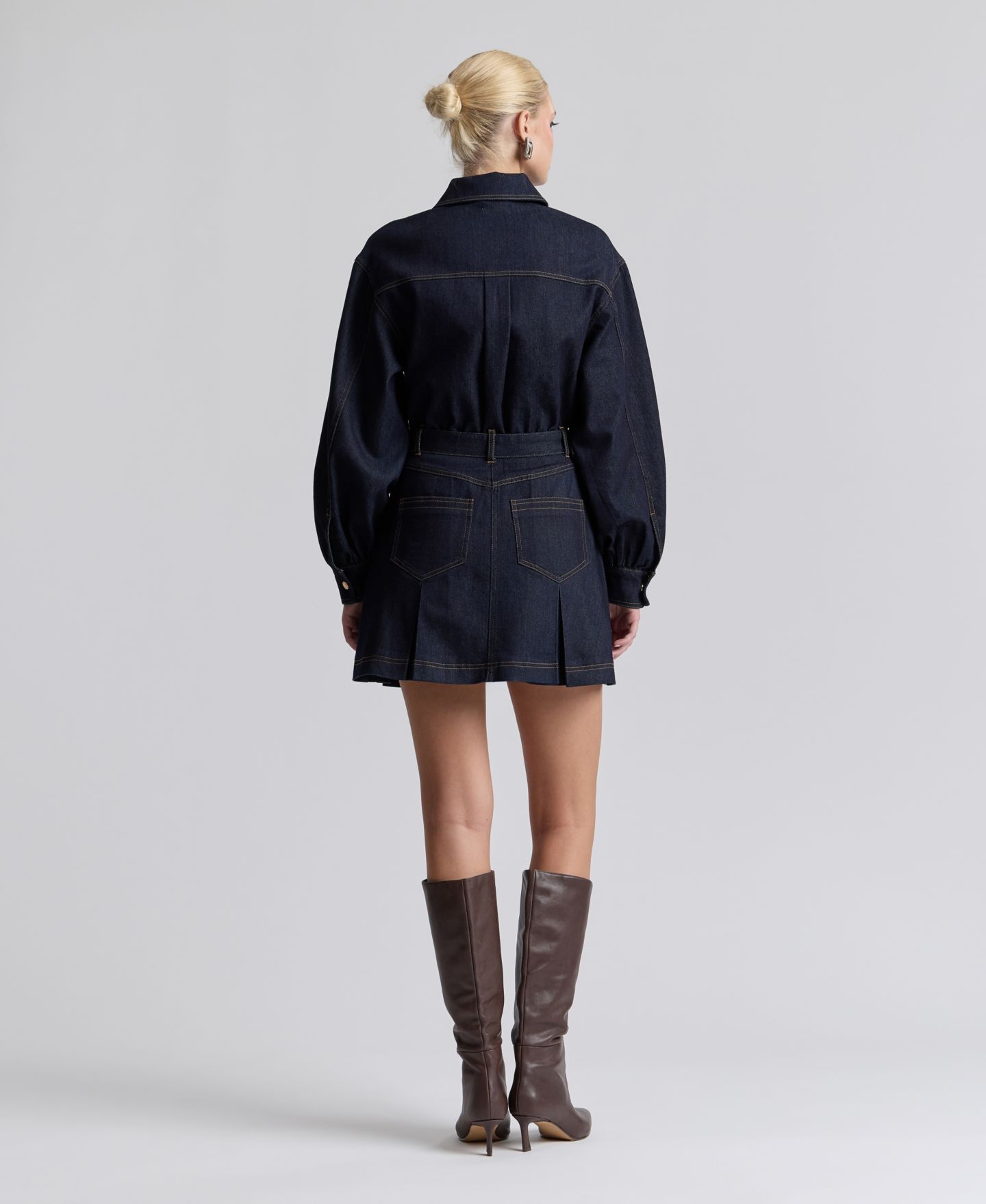Женское платье Avec Les Filles Stretch Denim Belted Cargo Mini, цвет: Dark Rinse — фото 5
