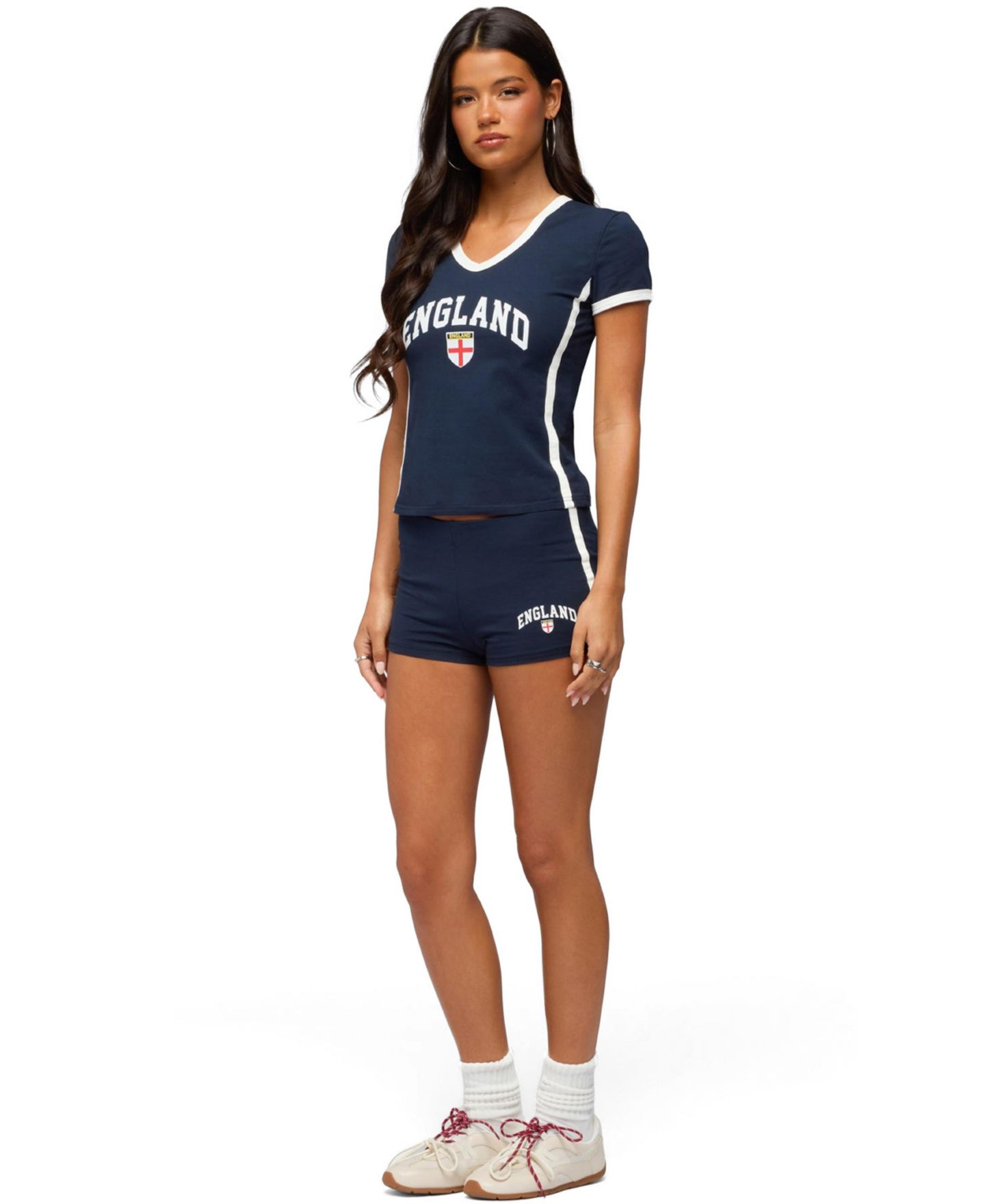 Женская футболка Edikted England Girl V Neck, цвет: Тёмно-синий — фото 3