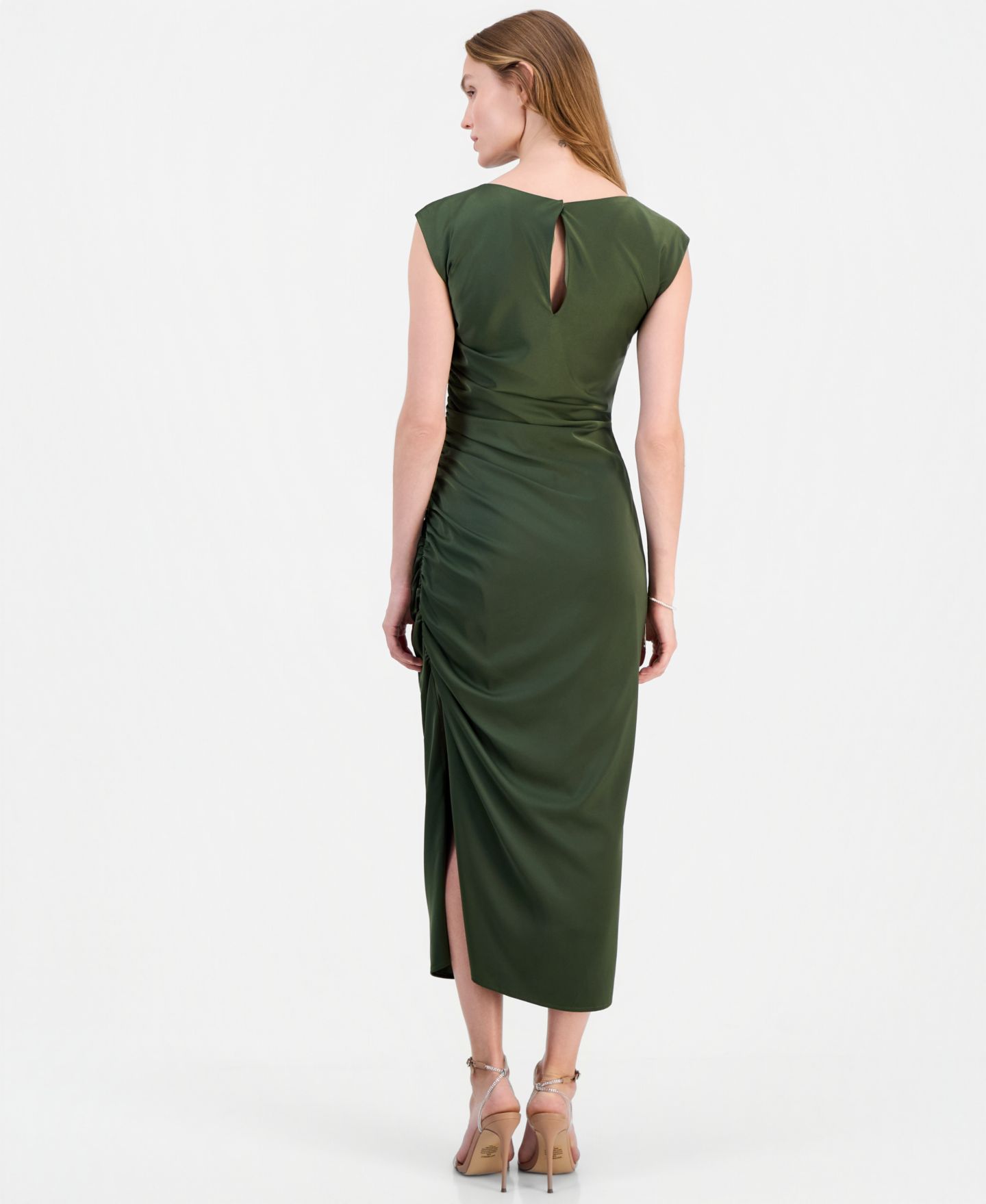Женское платье LULUS Felicity Ruched Satin Side Slit Midi, цвет: Military — фото 4