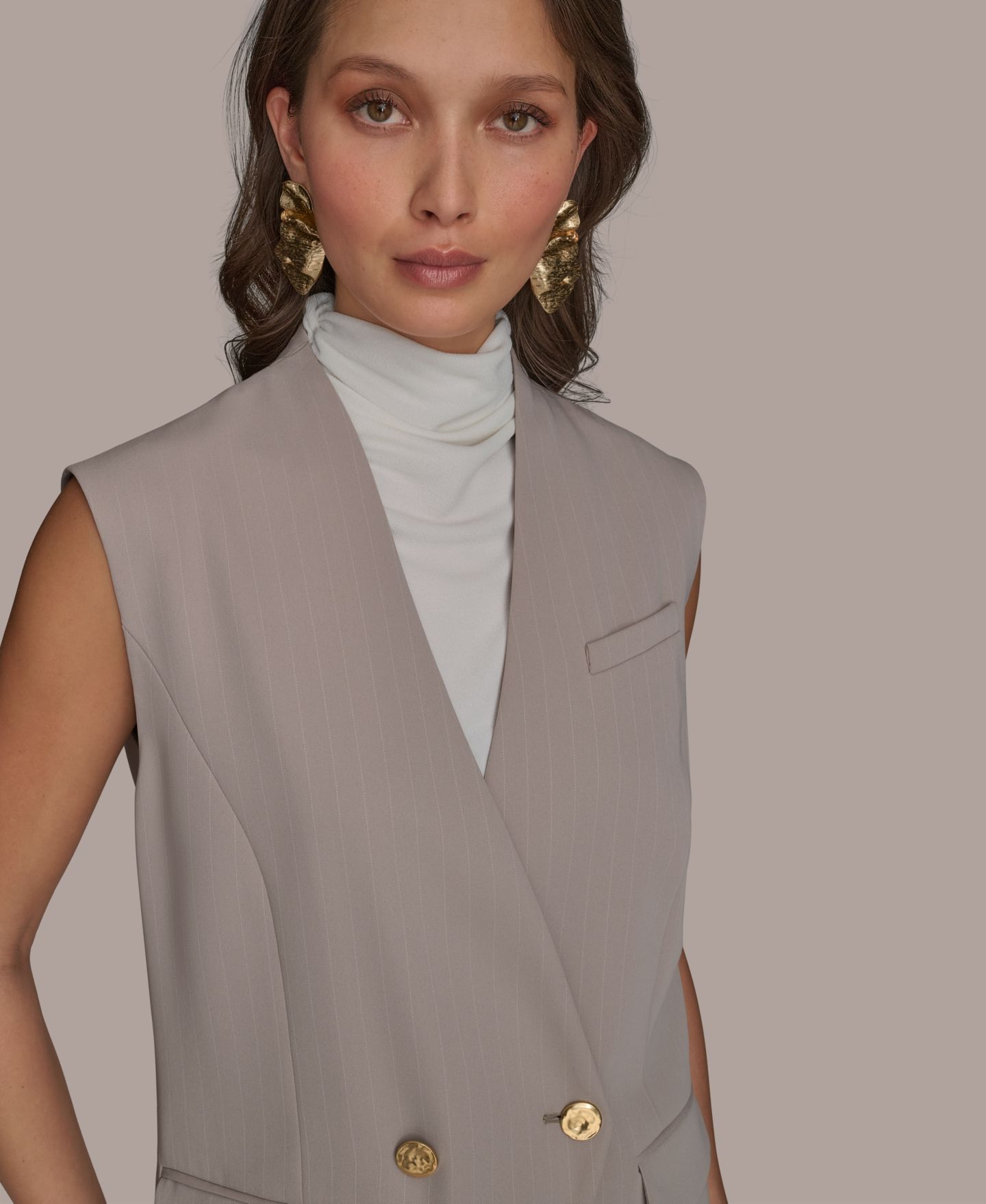 Женский жилет Donna Karan New York Petite V-Neck One-Button Vest, цвет: Кремовый полосатый — фото 5