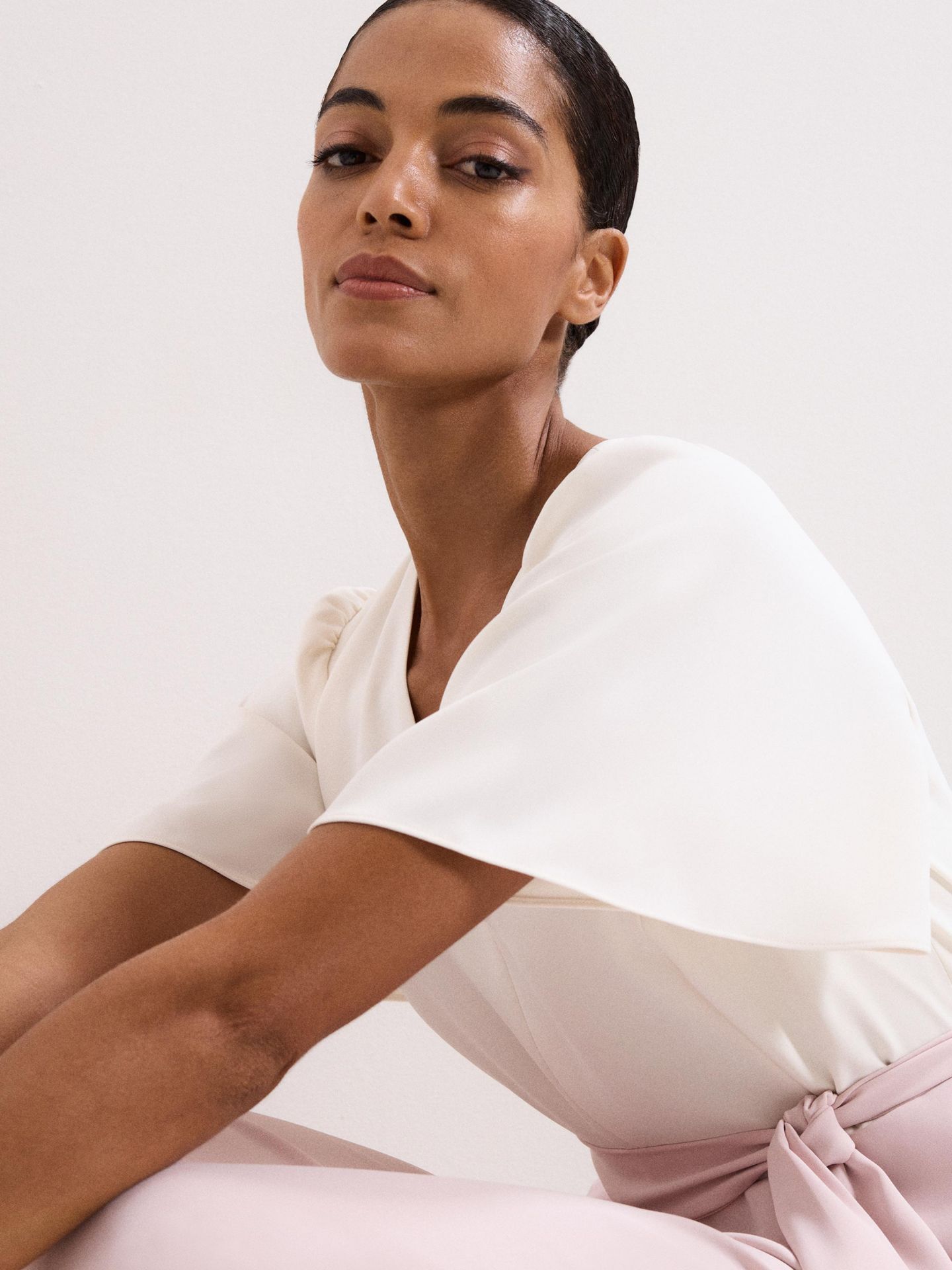 Женский комбинезон Phase Eight Kallie V-Neck Wide Leg Jumpsuit, цвет: Средний розовый — фото 6