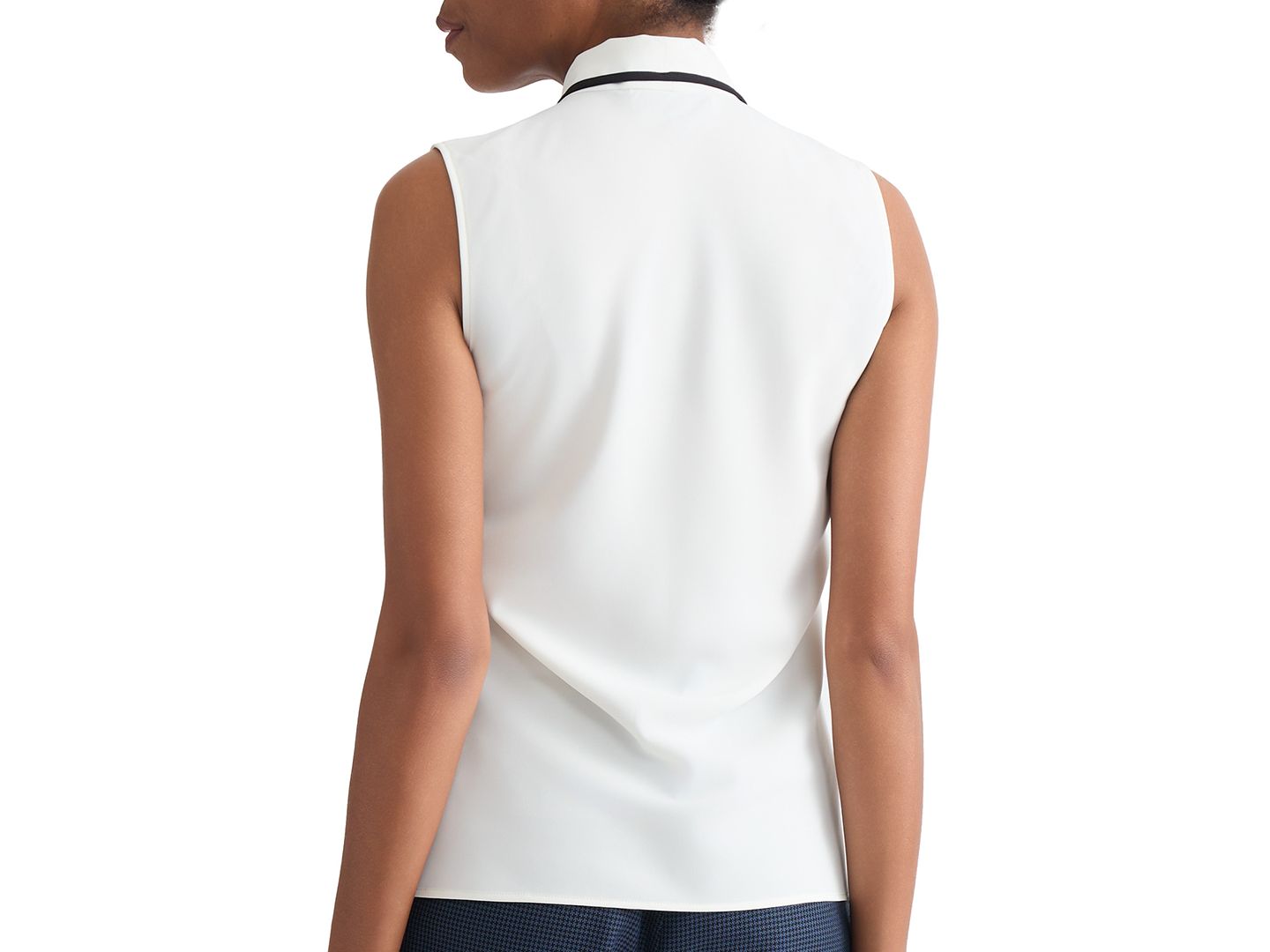 Женская блузка Kasper Contrast Tie-Neck Sleeveless Blouse, цвет: Ванильный ледяной / Чёрный — фото 5